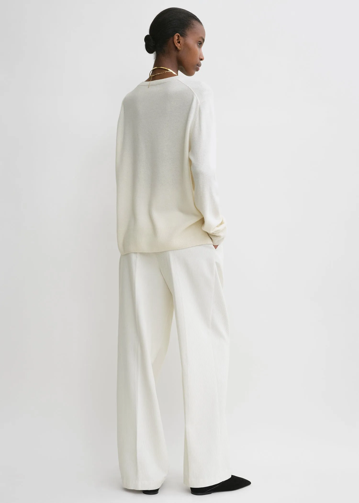 Crew-neck cashmere knit meringue sold by Toteme product image thumbnail 3