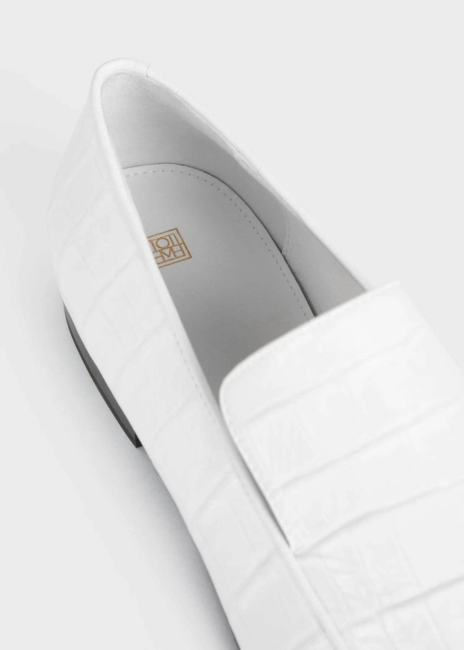 The Croco Oval Loafer white sold by Toteme product image thumbnail 5