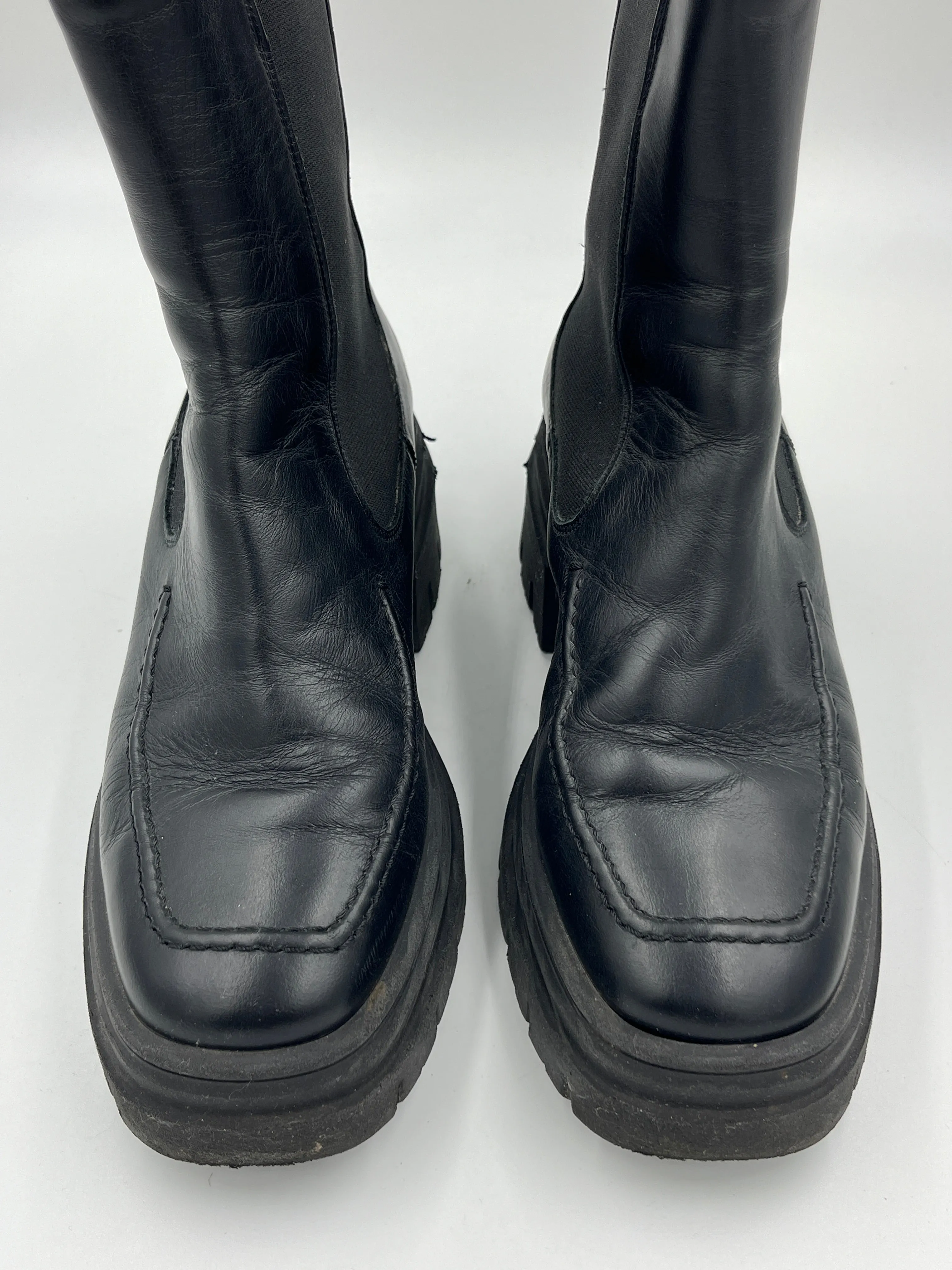 Second Hand Biella Black Boot 37 sold by Maguire Shoes product image thumbnail 4