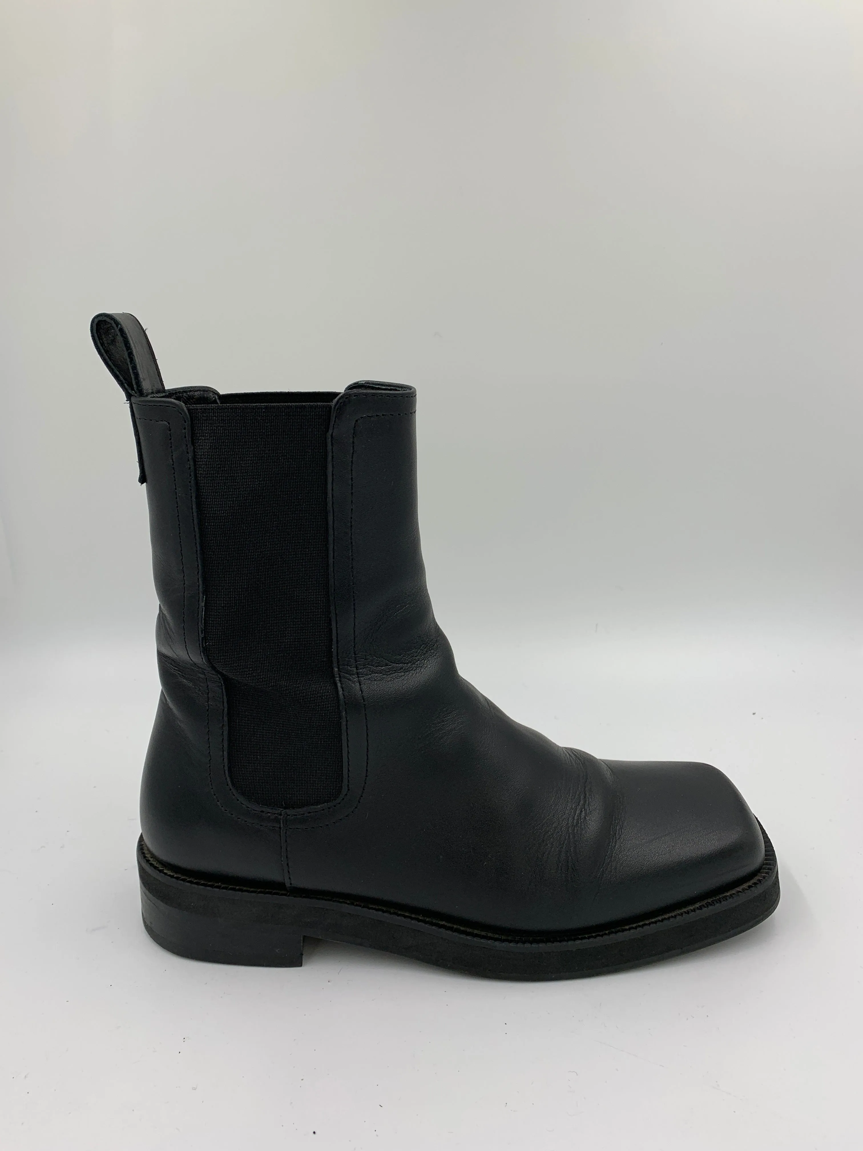 Second Hand Mora Black Boot sold by Maguire Shoes product image thumbnail 2