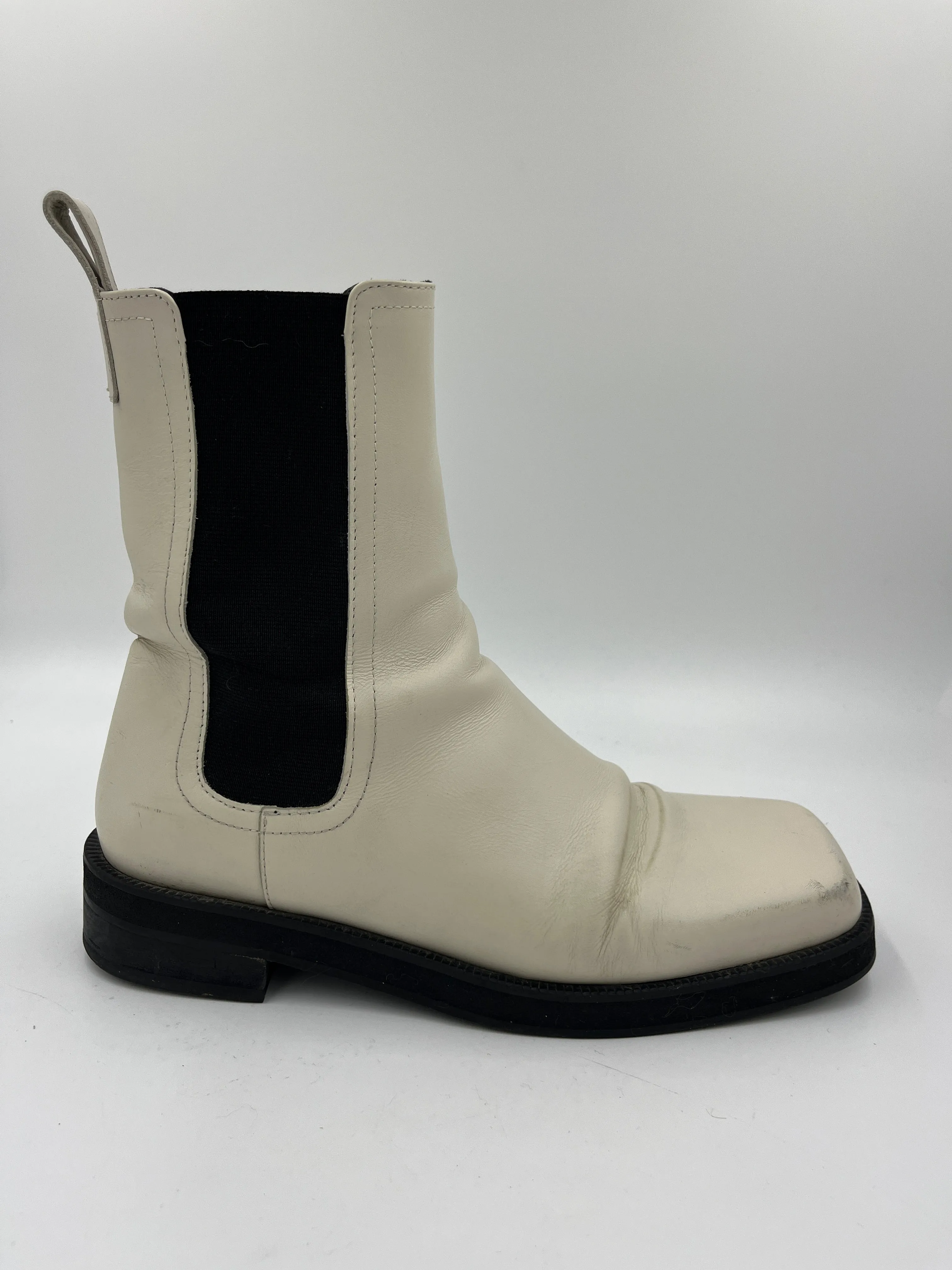 Second Hand Mora Cream Boot 38 sold by Maguire Shoes product image thumbnail 5