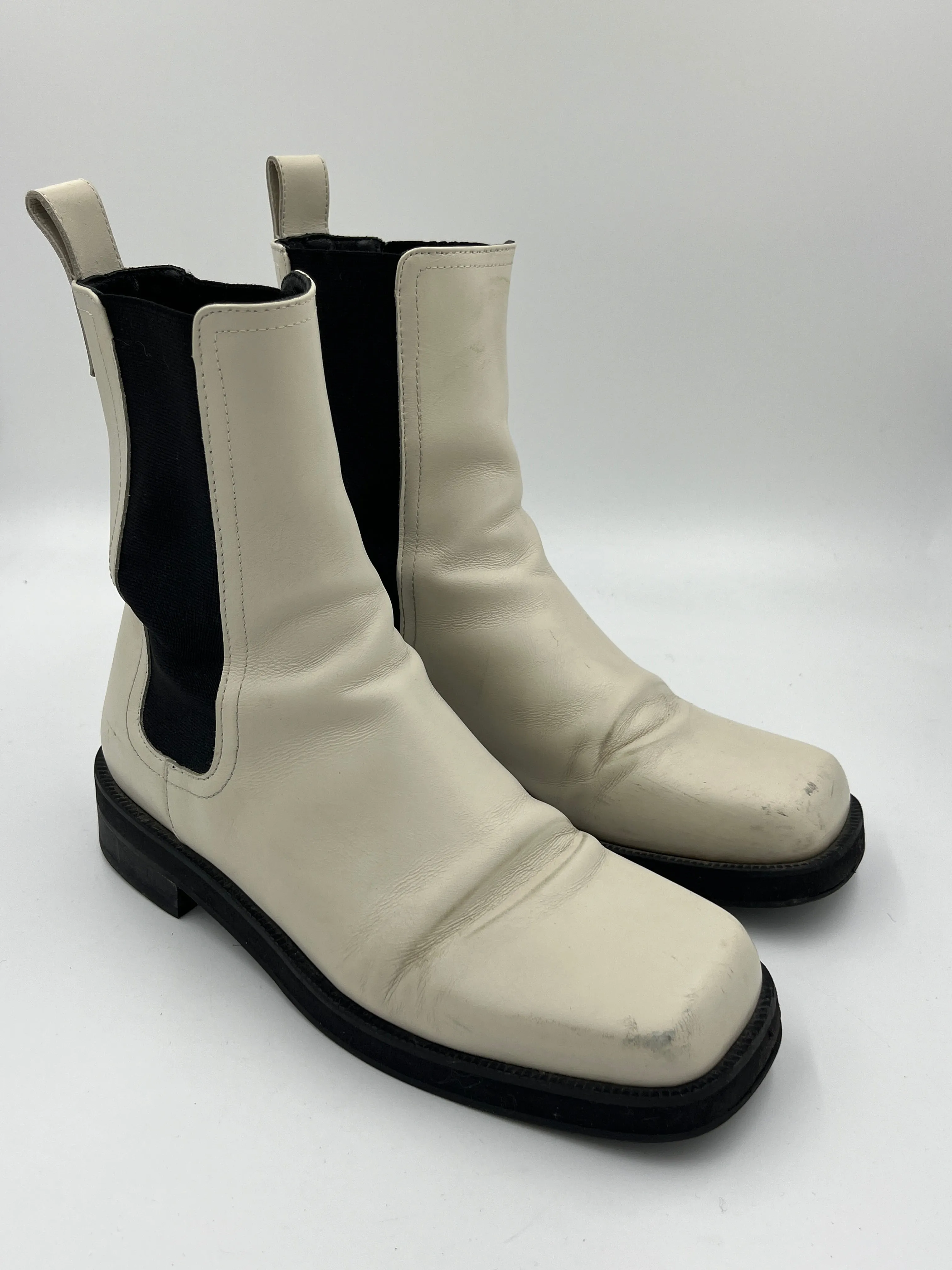 Second Hand Mora Cream Boot 38 sold by Maguire Shoes product image thumbnail 2