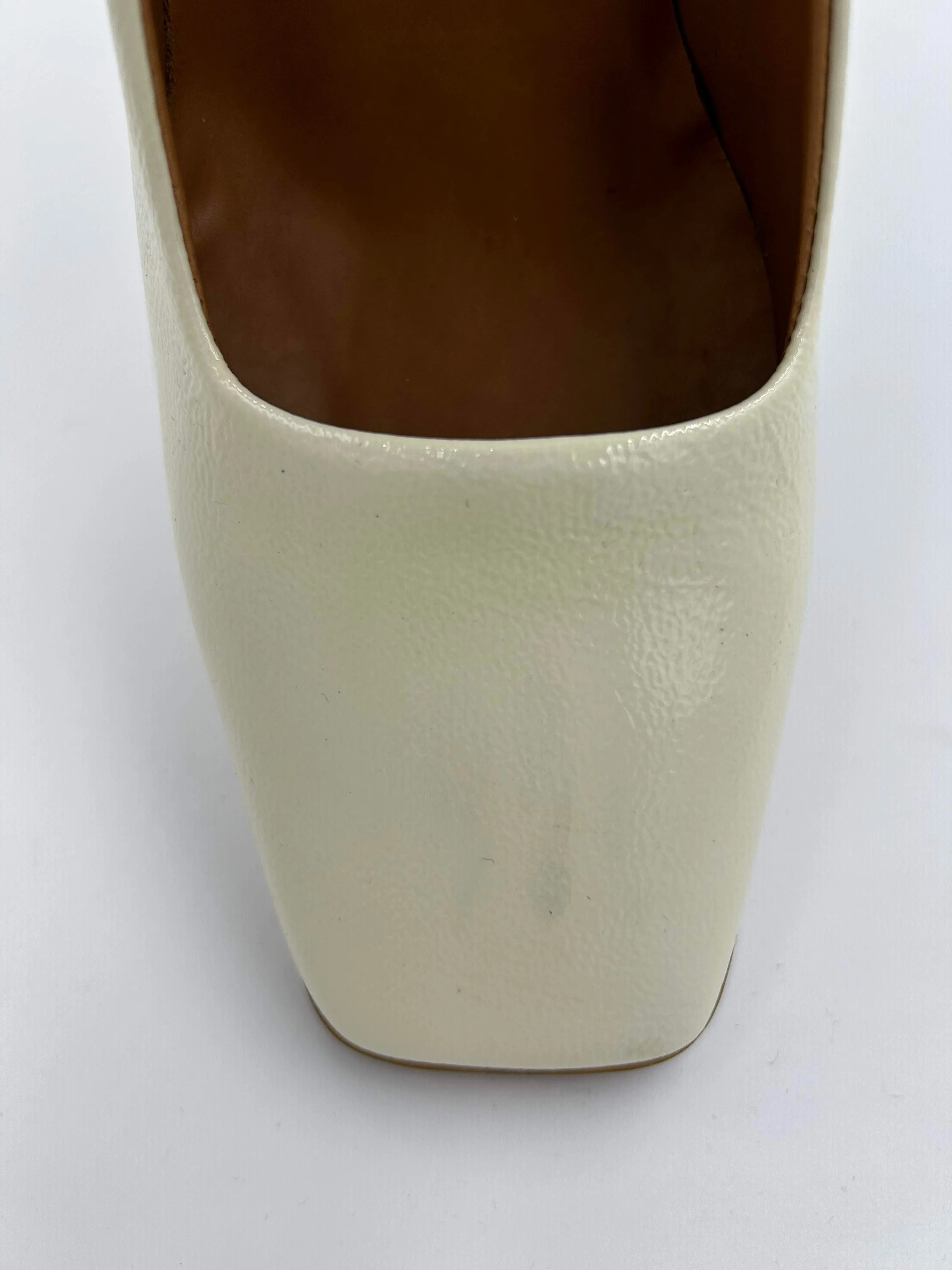 Imperfect Lugo Cream Pump 40 sold by Maguire Shoes product image thumbnail 5