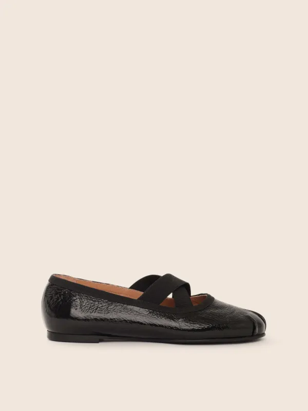 Floor Model Loreto Black sold by Maguire Shoes