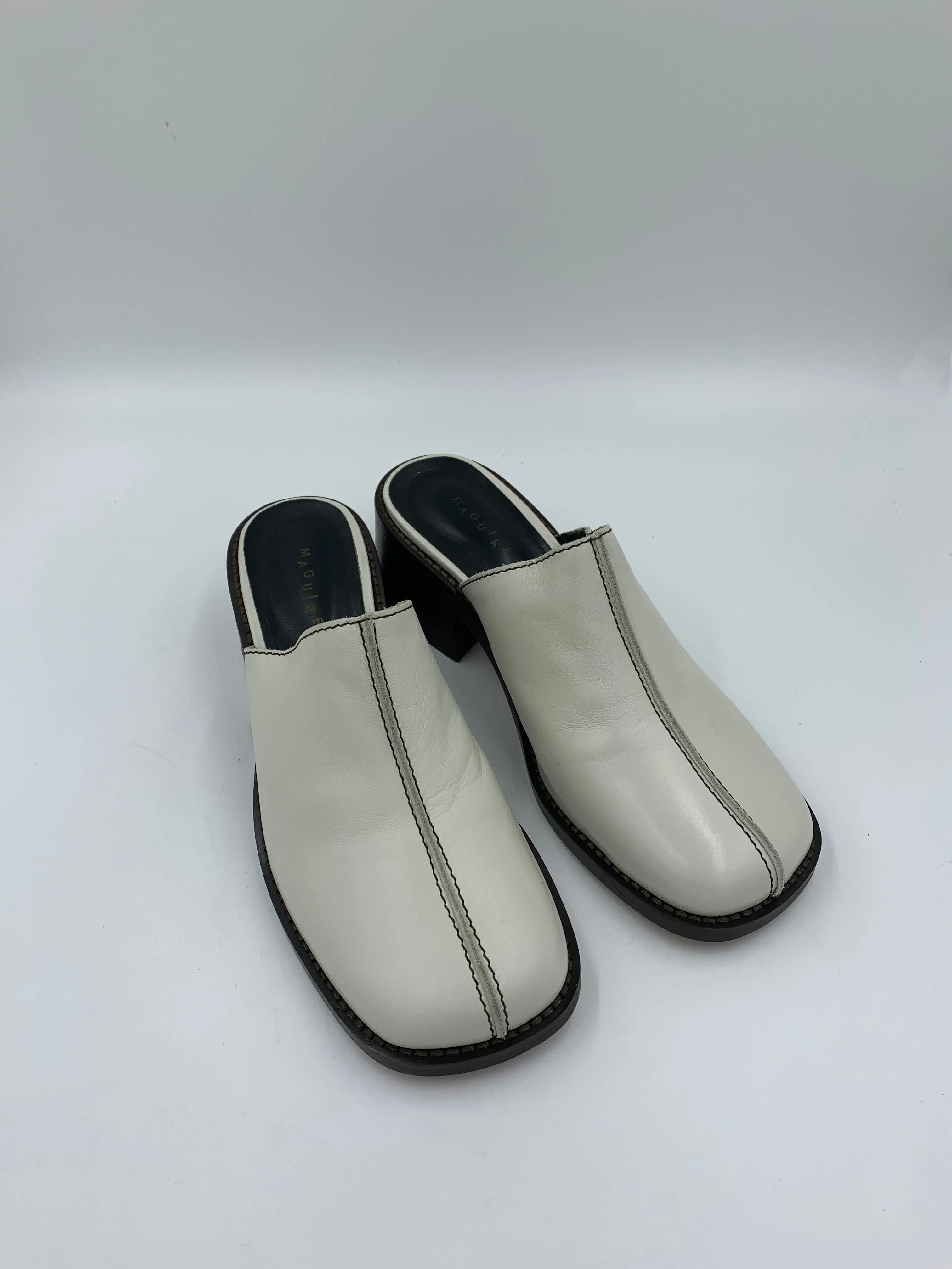 Floor Model Safara Cream 39 sold by Maguire Shoes product image thumbnail 2