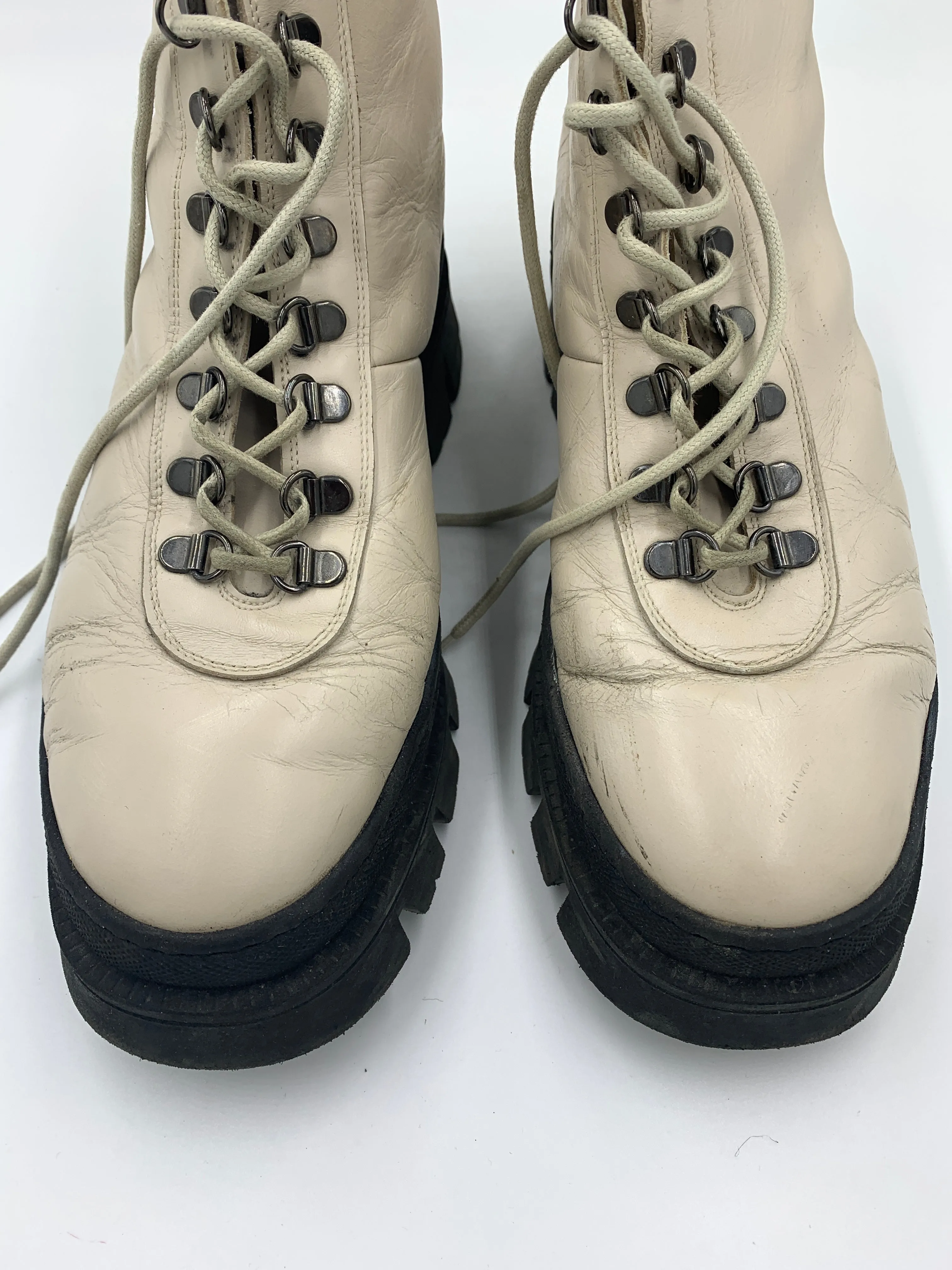 Second Hand Bormio Cream 41 sold by Maguire Shoes product image thumbnail 2