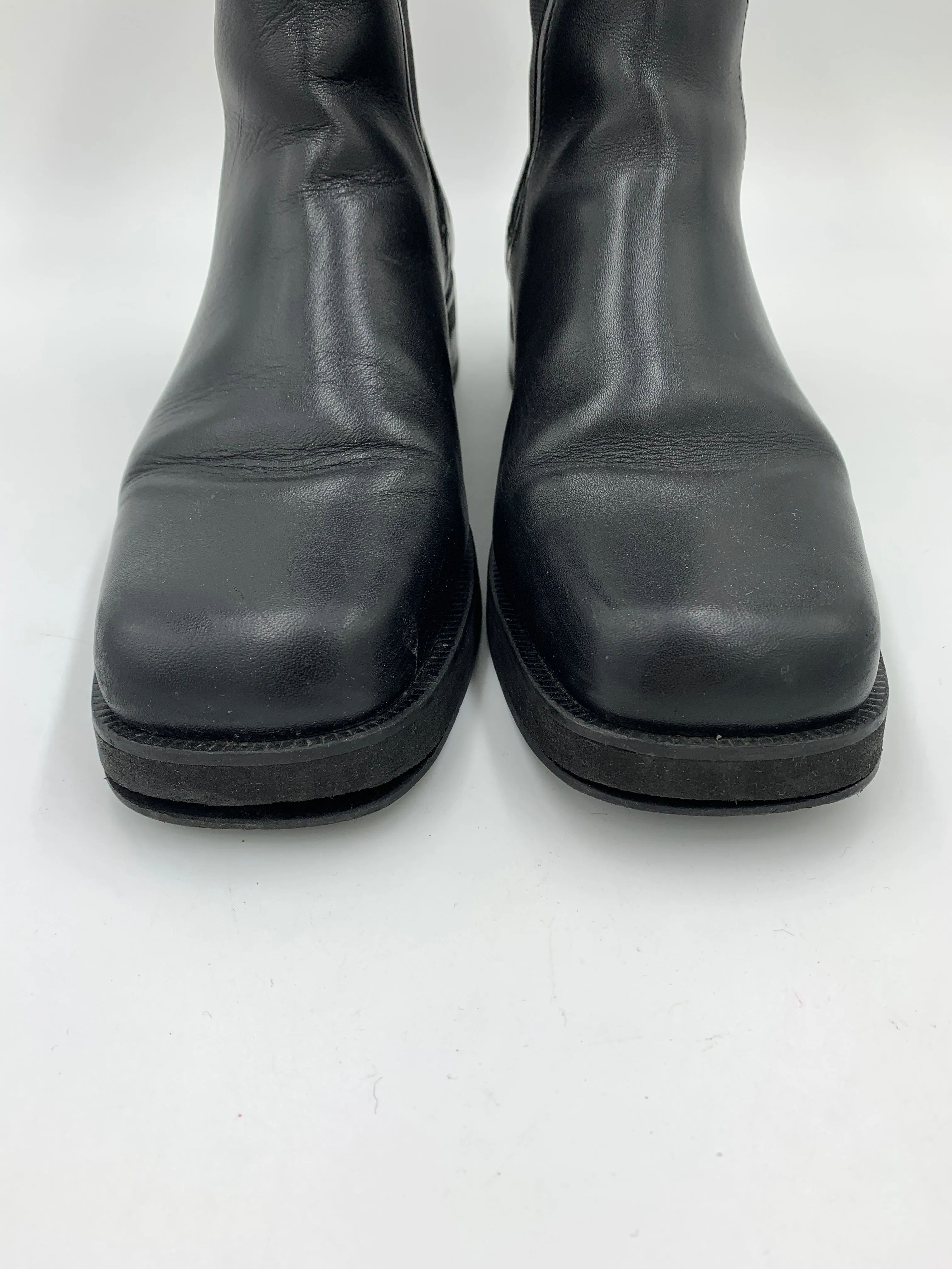 Second Hand Mora Black 42 sold by Maguire Shoes product image thumbnail 3