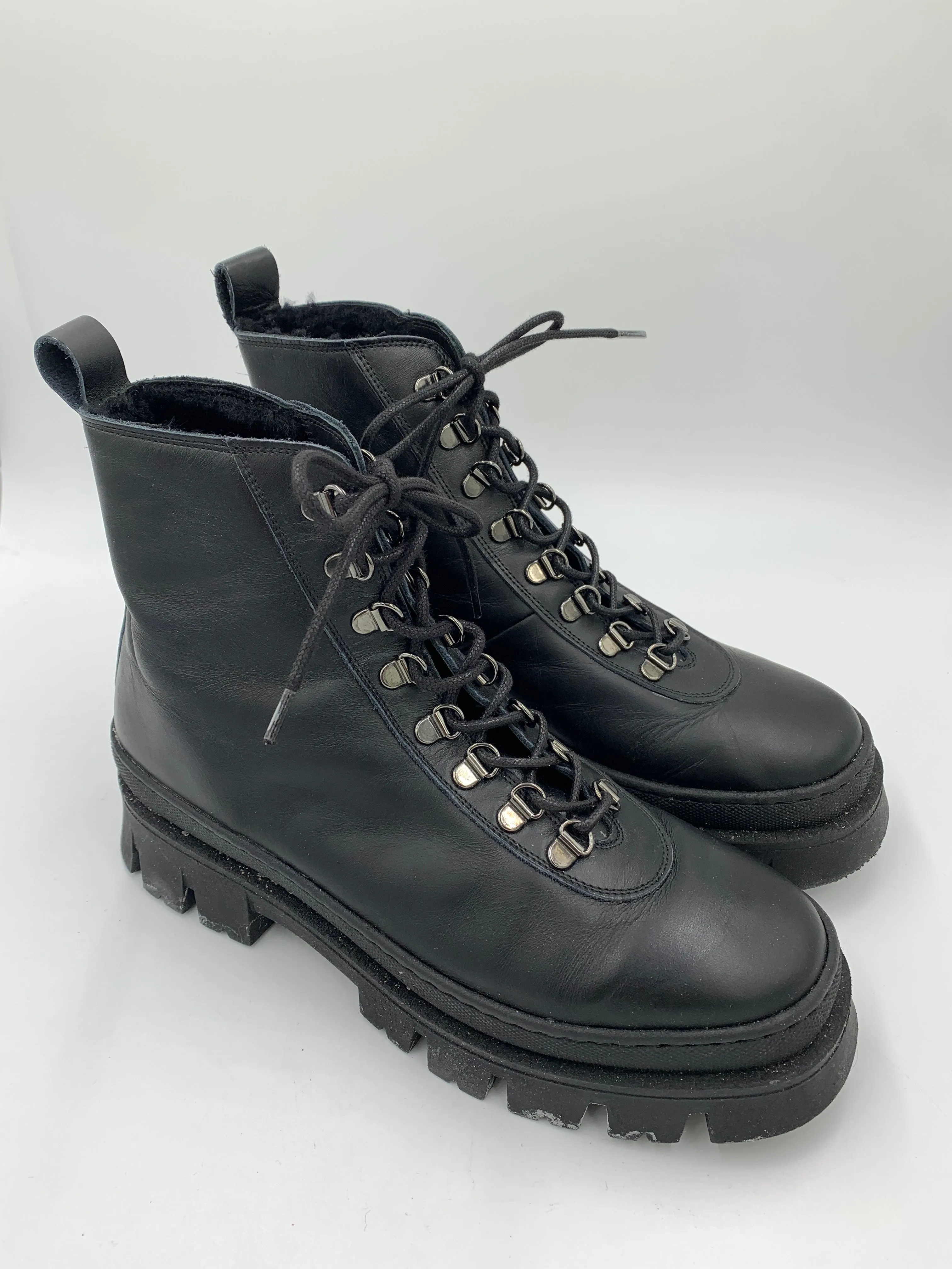 Second Hand Bormio Black 41 sold by Maguire Shoes product image thumbnail 2