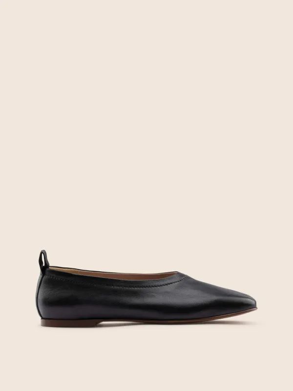 Floor Model Velada Black 42 sold by Maguire Shoes