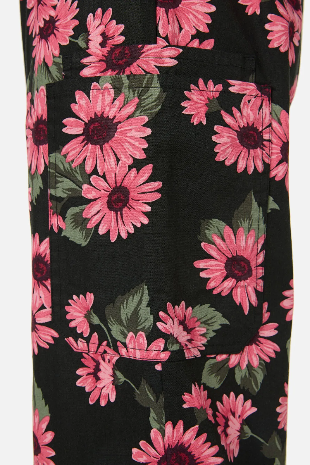 Winter Daisy scrub set sold by Princess Highway product image thumbnail 5