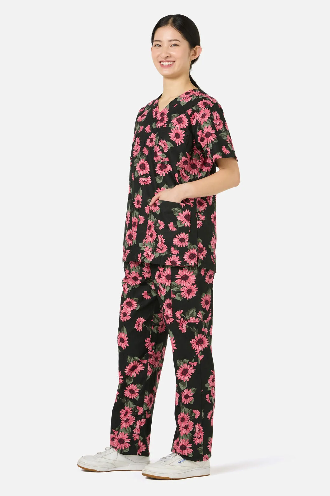 Winter Daisy scrub set sold by Princess Highway product image thumbnail 2