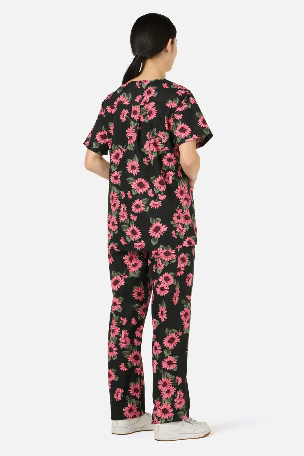 Winter Daisy scrub set sold by Princess Highway product image thumbnail 3