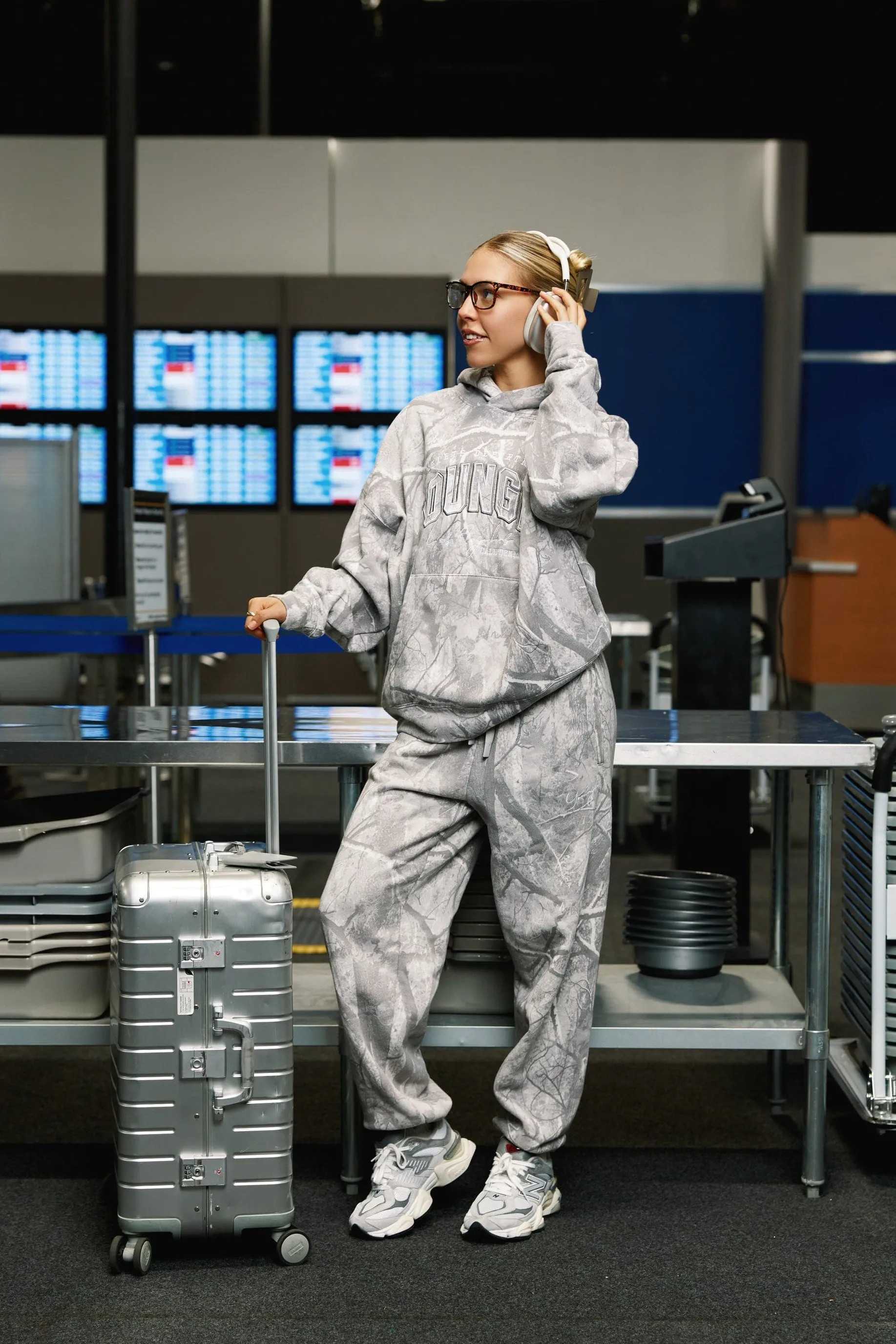 W2226 - Layover Cuff Joggers sold by YoungLA product image thumbnail 3
