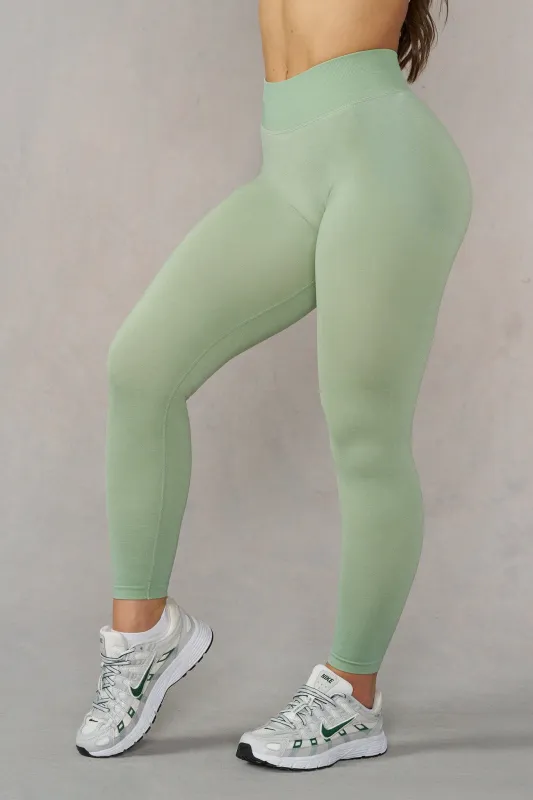 W2223 - Motion Seamless Leggings made by YoungLA