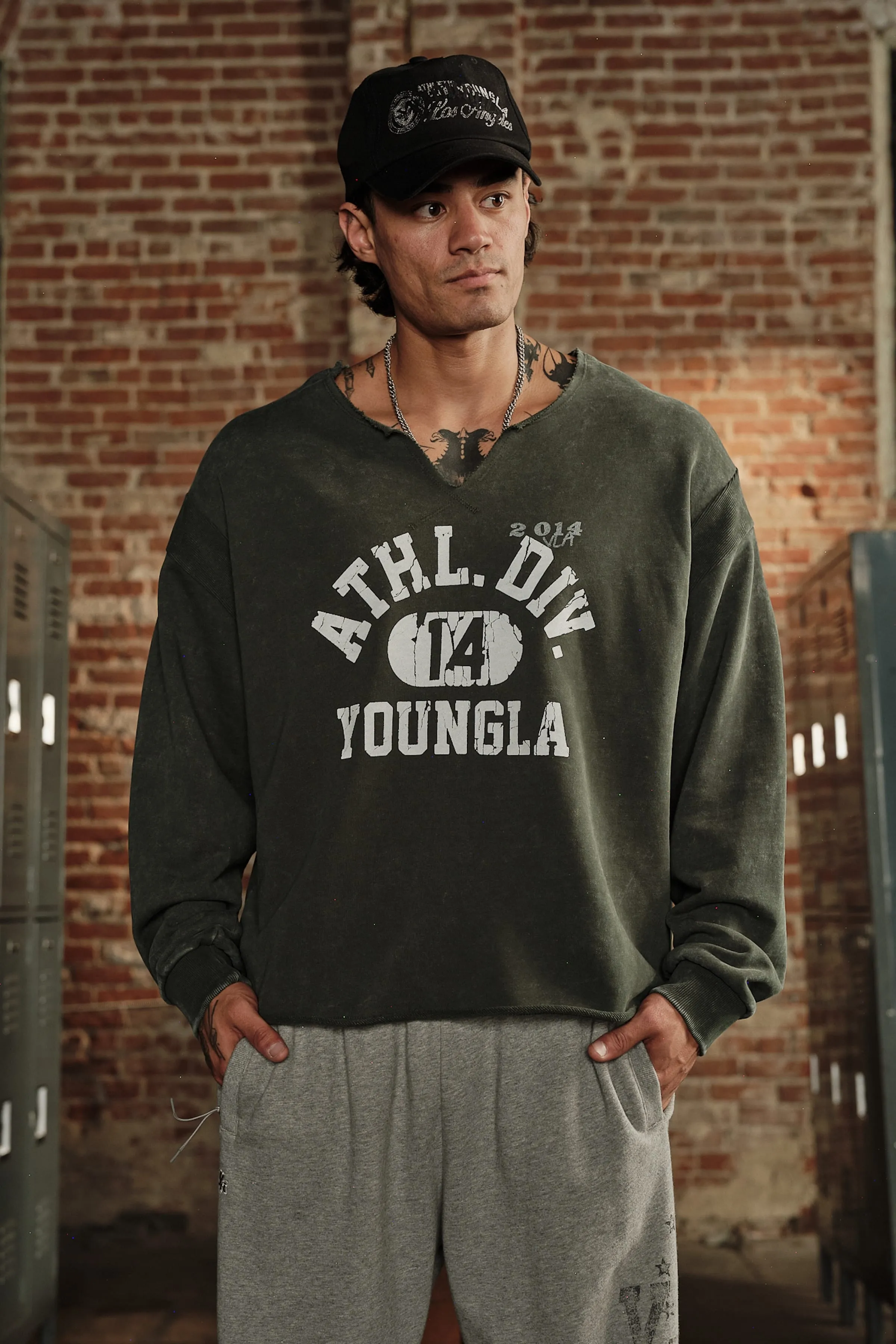 8098 - Golden Era Pump Cover Crewneck sold by YoungLA