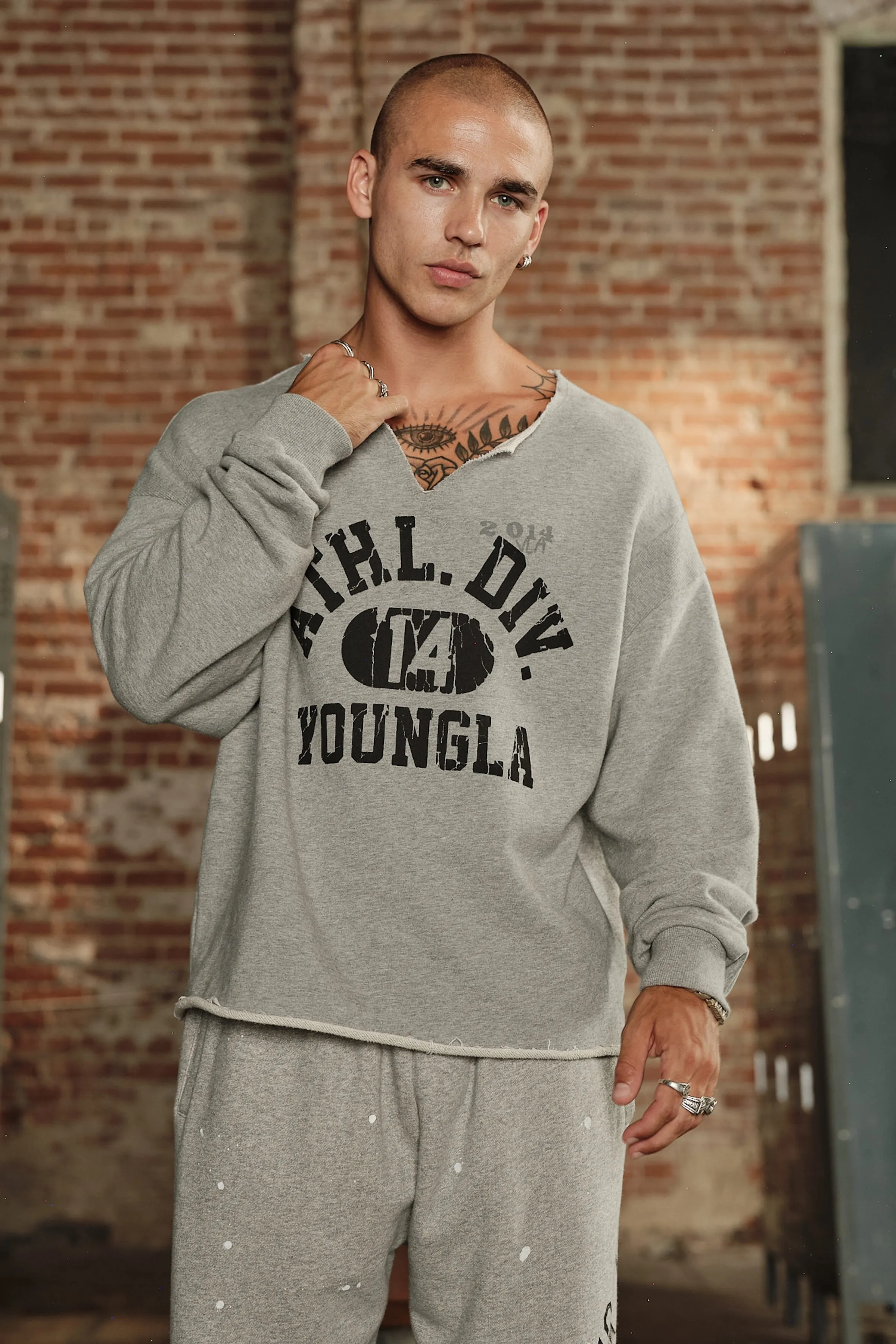 8098 - Golden Era Pump Cover Crewneck sold by YoungLA product image thumbnail 4