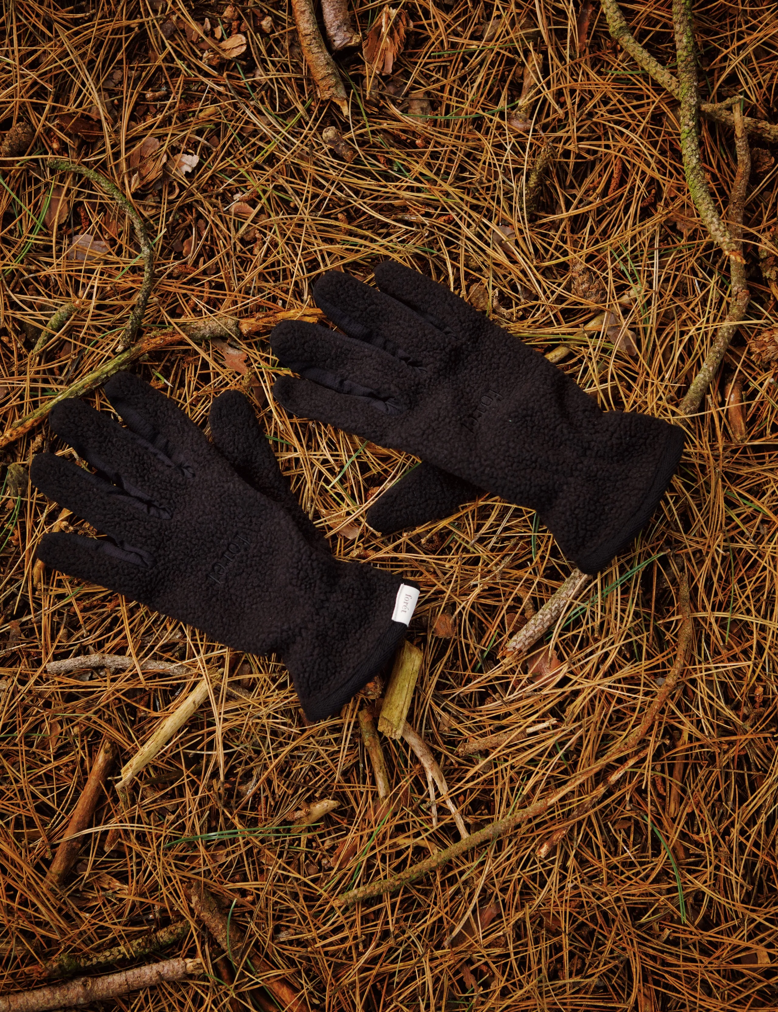SNOW POLARTEC FLEECE GLOVES - BLACK sold by Foret product image thumbnail 2