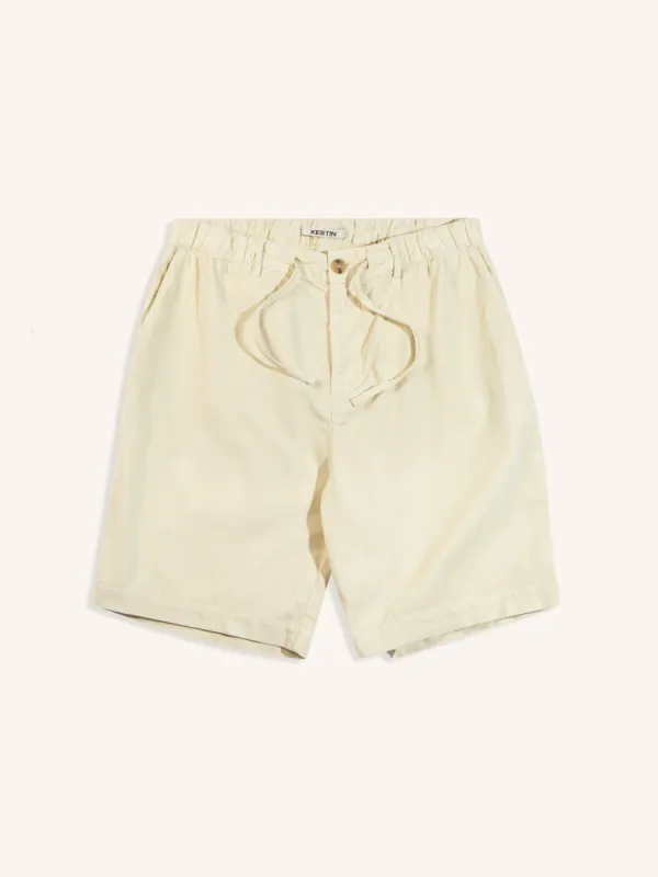 Inverness Short in Ecru Needle Cord made by Kestin