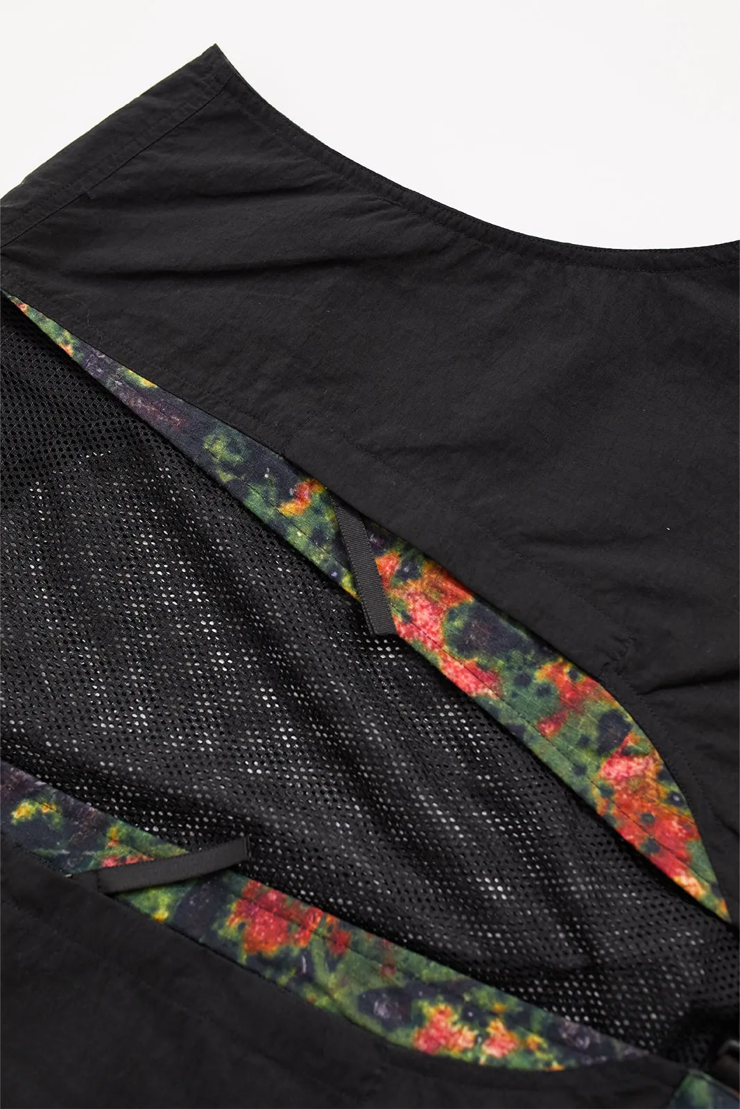 18 EAST | BODEGA REDSTONE TACTICAL VEST - BLACK NYLON TASLAN / LEAF PRINTED RIPSTOP sold by 18 East product image thumbnail 5