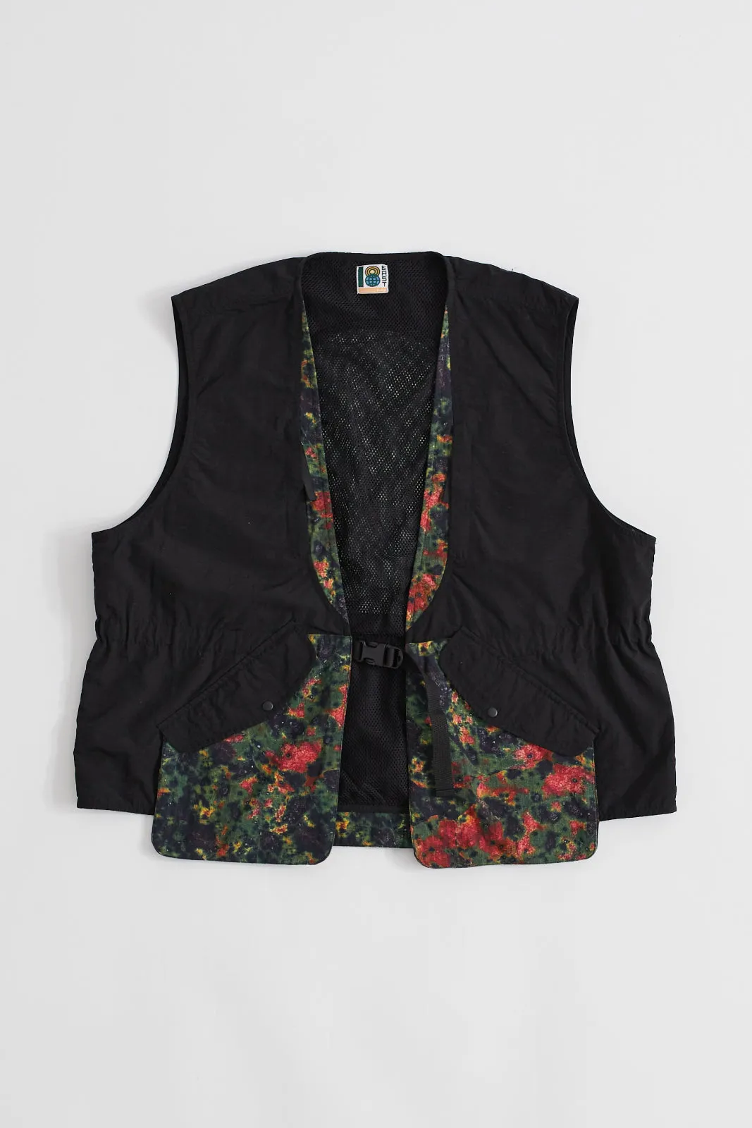 18 EAST | BODEGA REDSTONE TACTICAL VEST - BLACK NYLON TASLAN / LEAF PRINTED RIPSTOP sold by 18 East