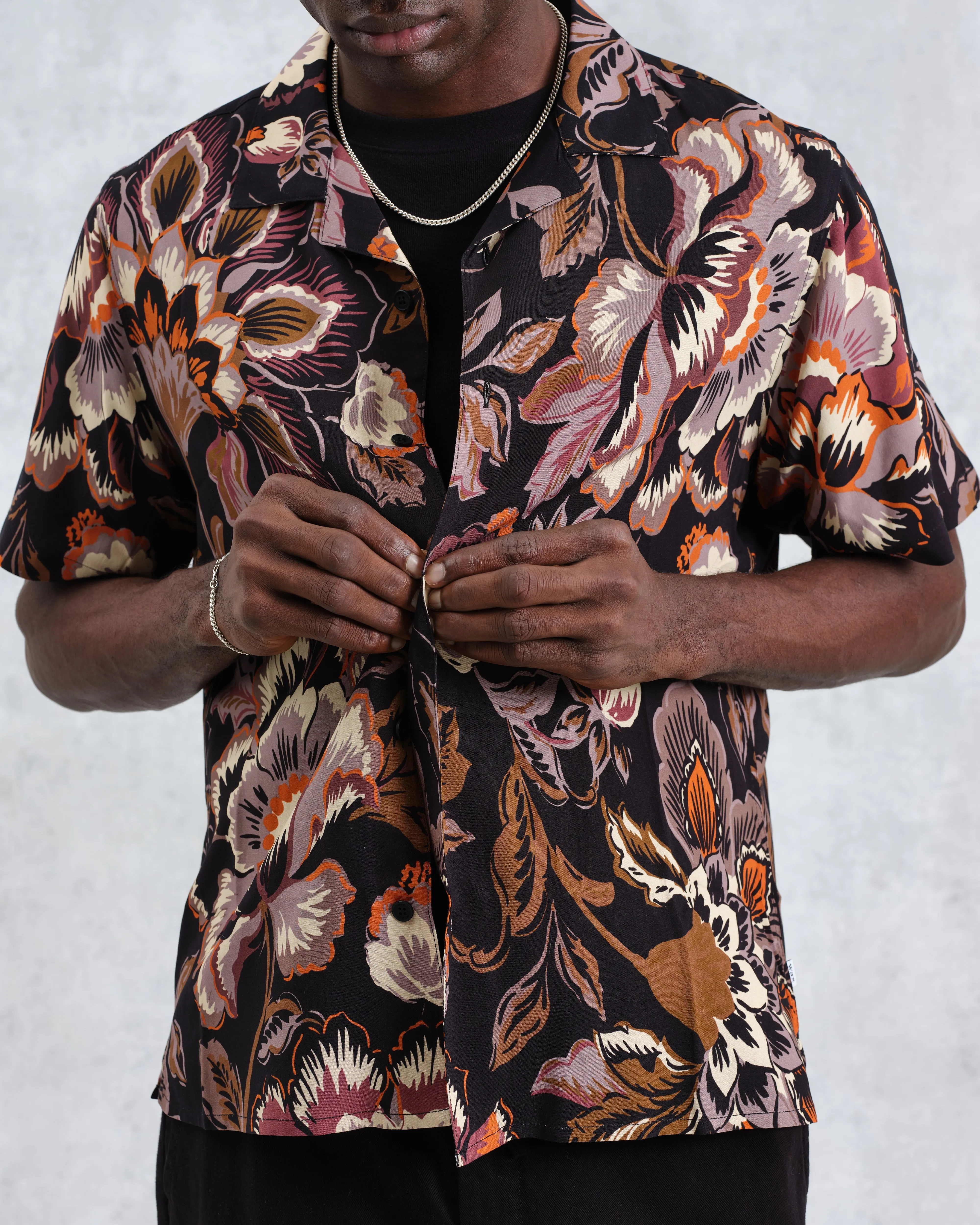 Didcot - Black Winter Botanical Print Short Sleeve Shirt sold by Wax London product image thumbnail 3