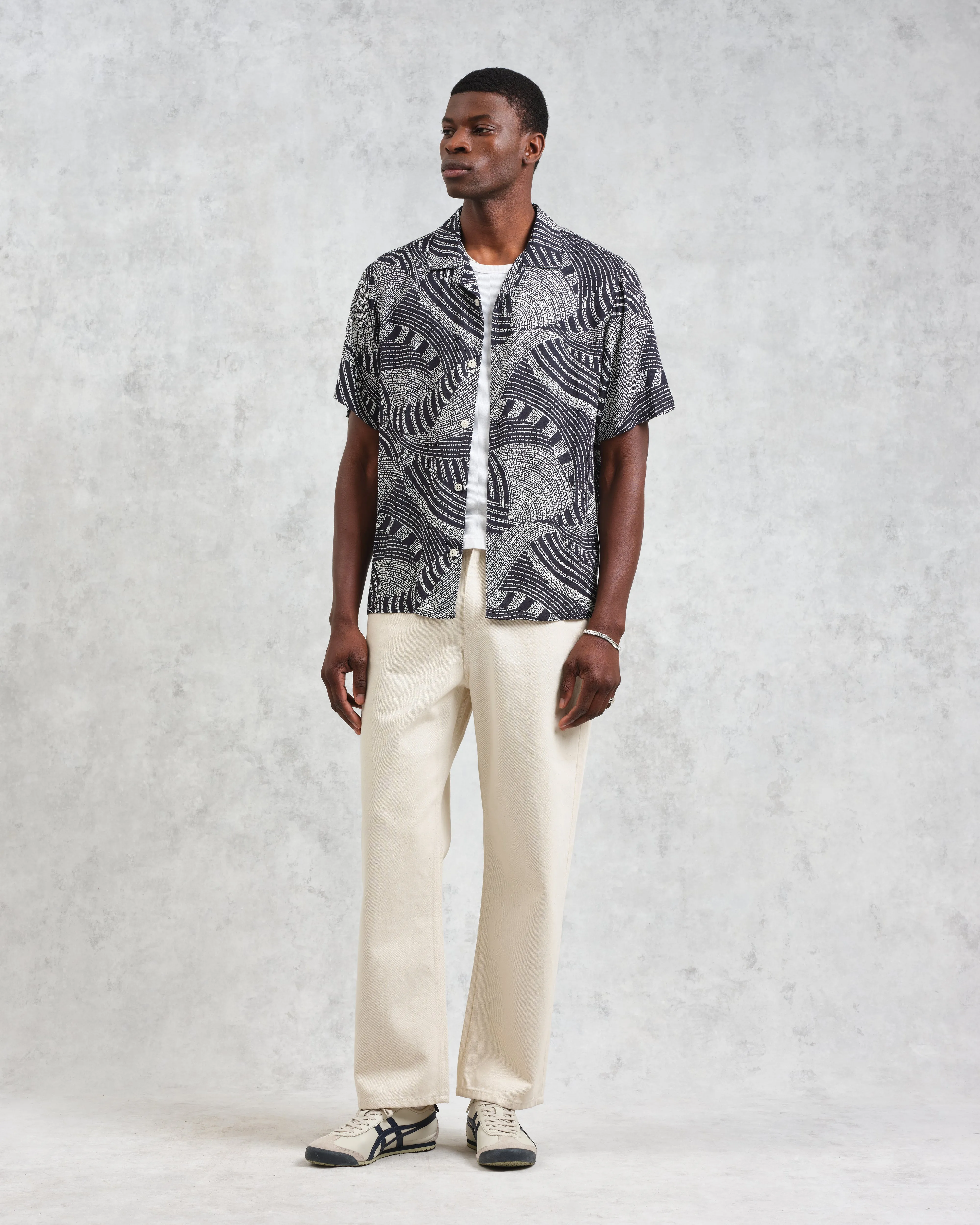 Didcot - Navy And Ecru Abstract Print Short-Sleeve Shirt sold by Wax London product image thumbnail 4