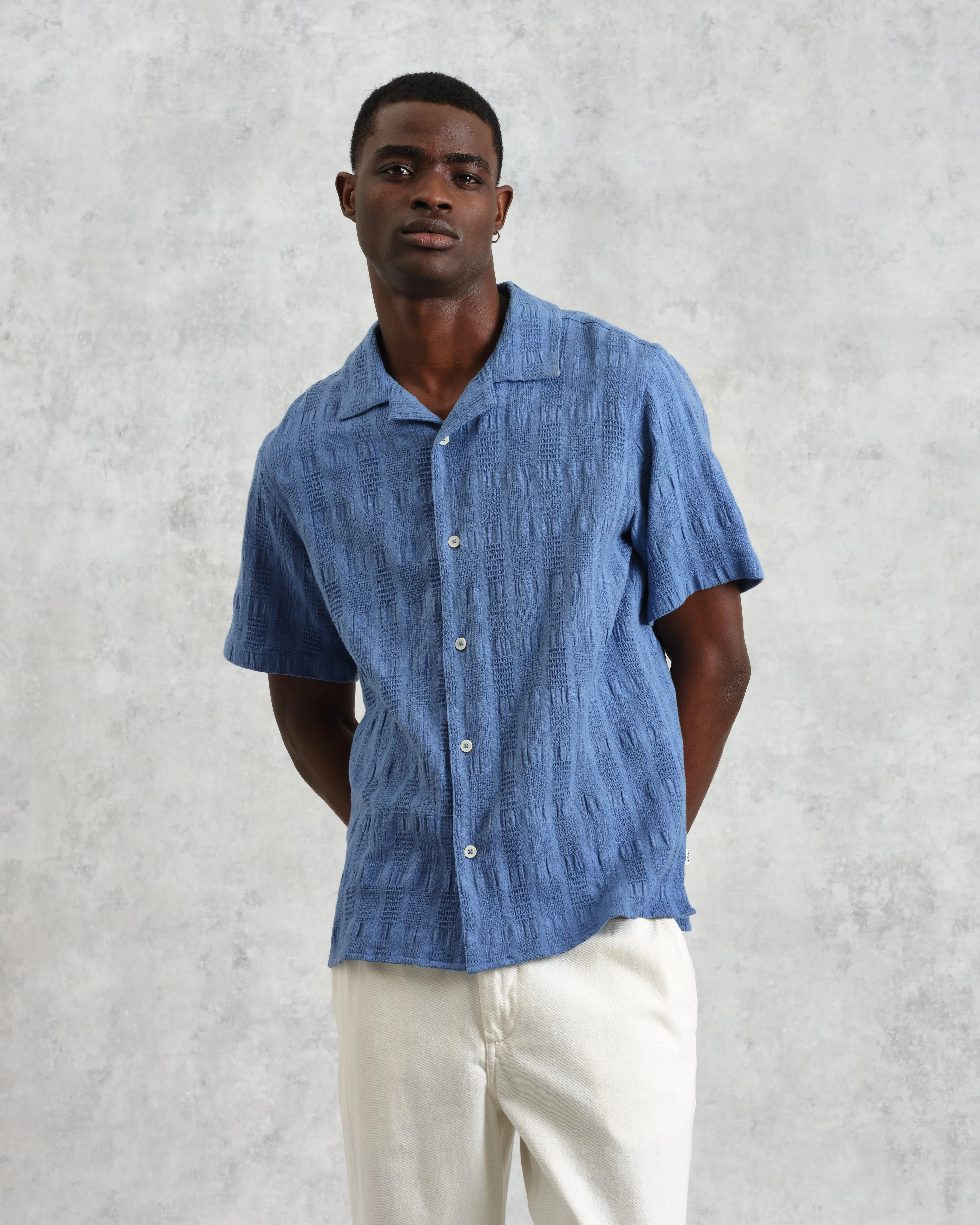 Didcot - Mid-Blue Waffle Seersucker Cotton Short-Sleeve Shirt sold by Wax London product image thumbnail 2
