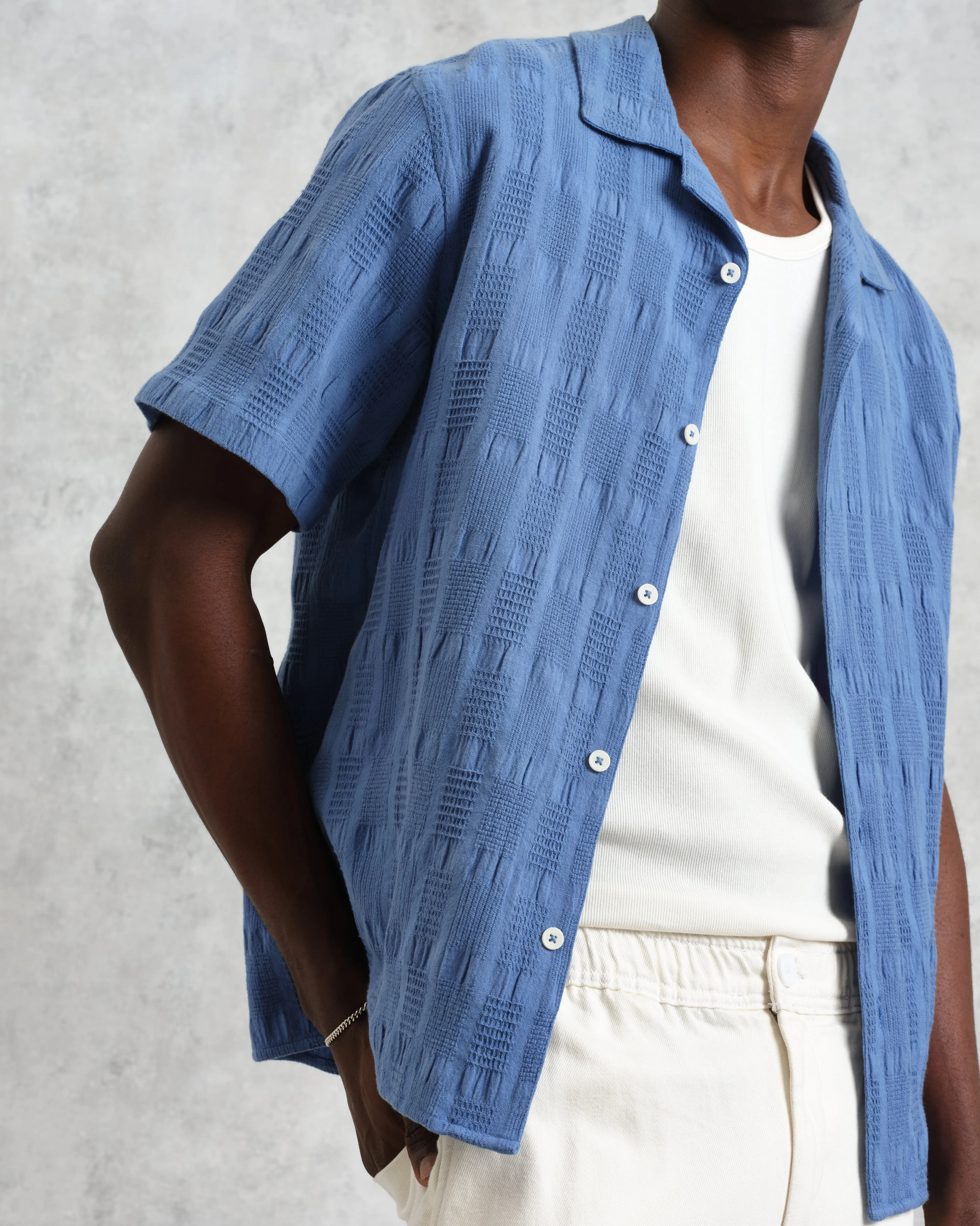 Didcot - Mid-Blue Waffle Seersucker Cotton Short-Sleeve Shirt sold by Wax London product image thumbnail 4