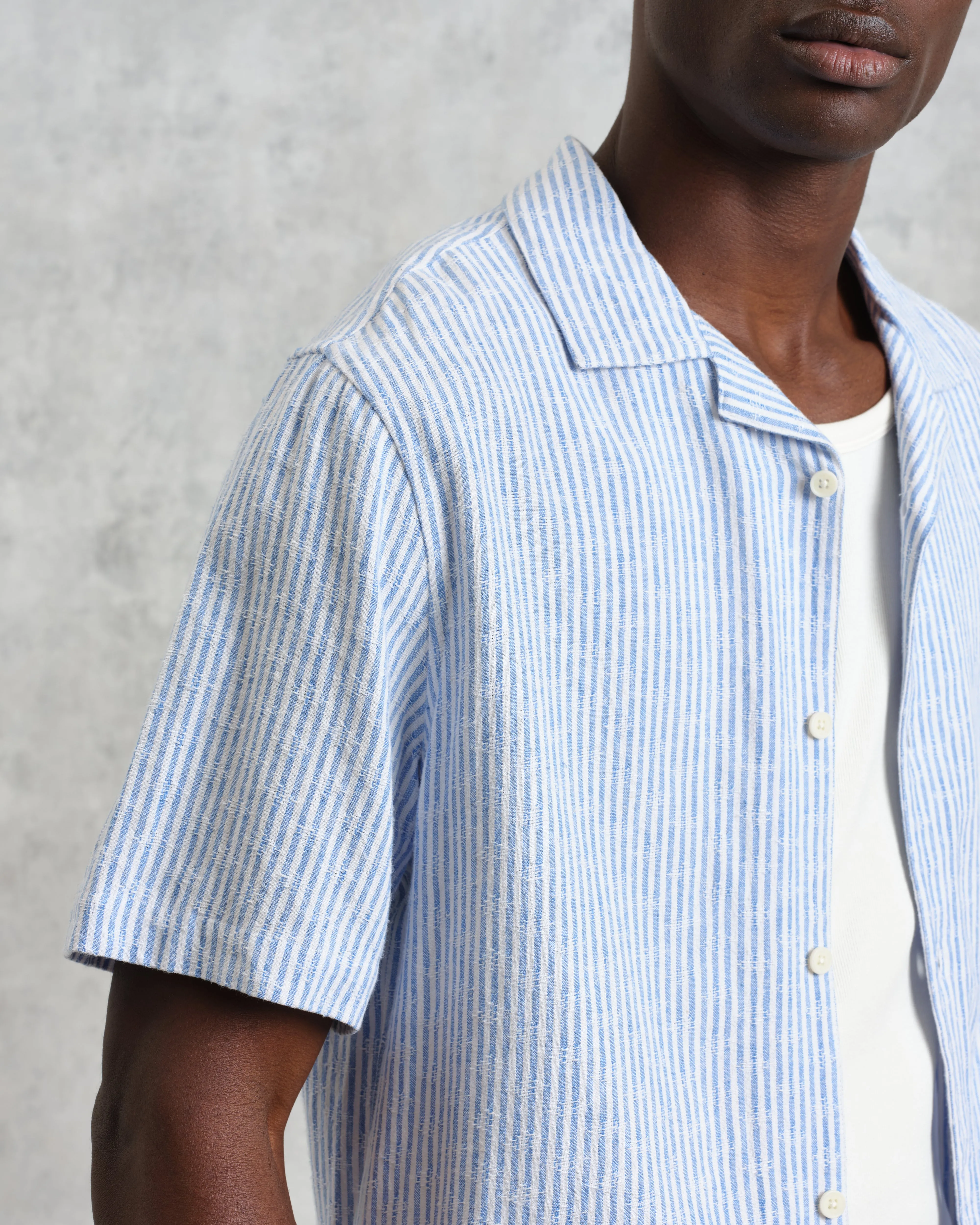 Didcot - Blue And White Textured Stripe Short-Sleeve Shirt sold by Wax London product image thumbnail 4