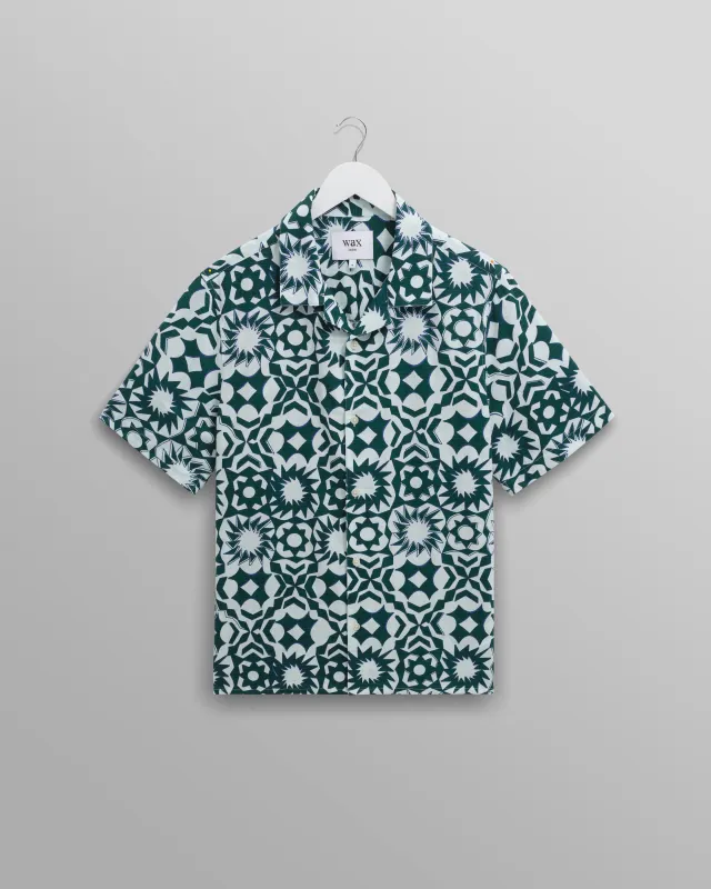 Didcot - Green And White Geometric Cotton Short-Sleeve Shirt sold by Wax London