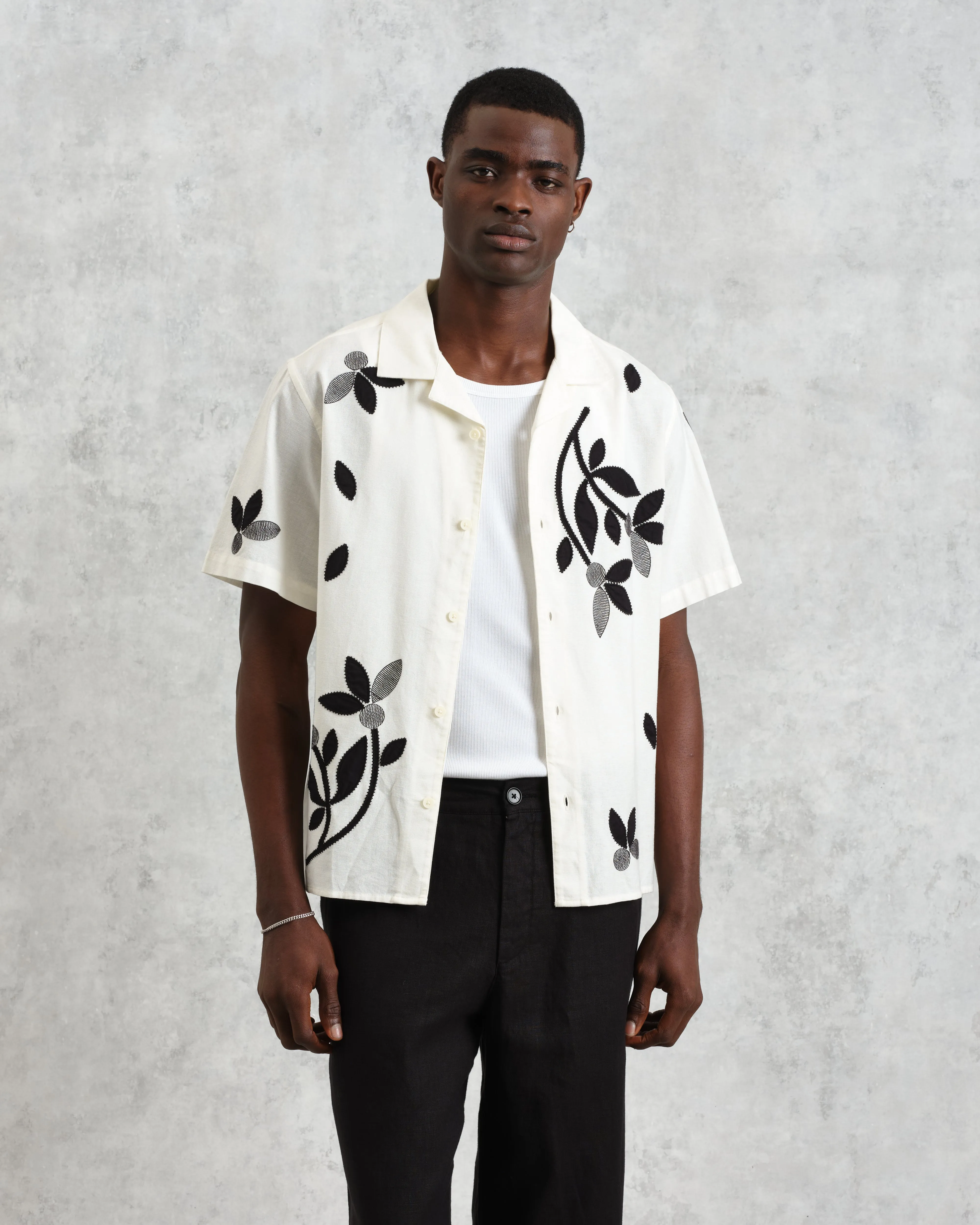 Didcot - Ecru And Black Bloom Applique Short-Sleeve Shirt sold by Wax London product image thumbnail 3