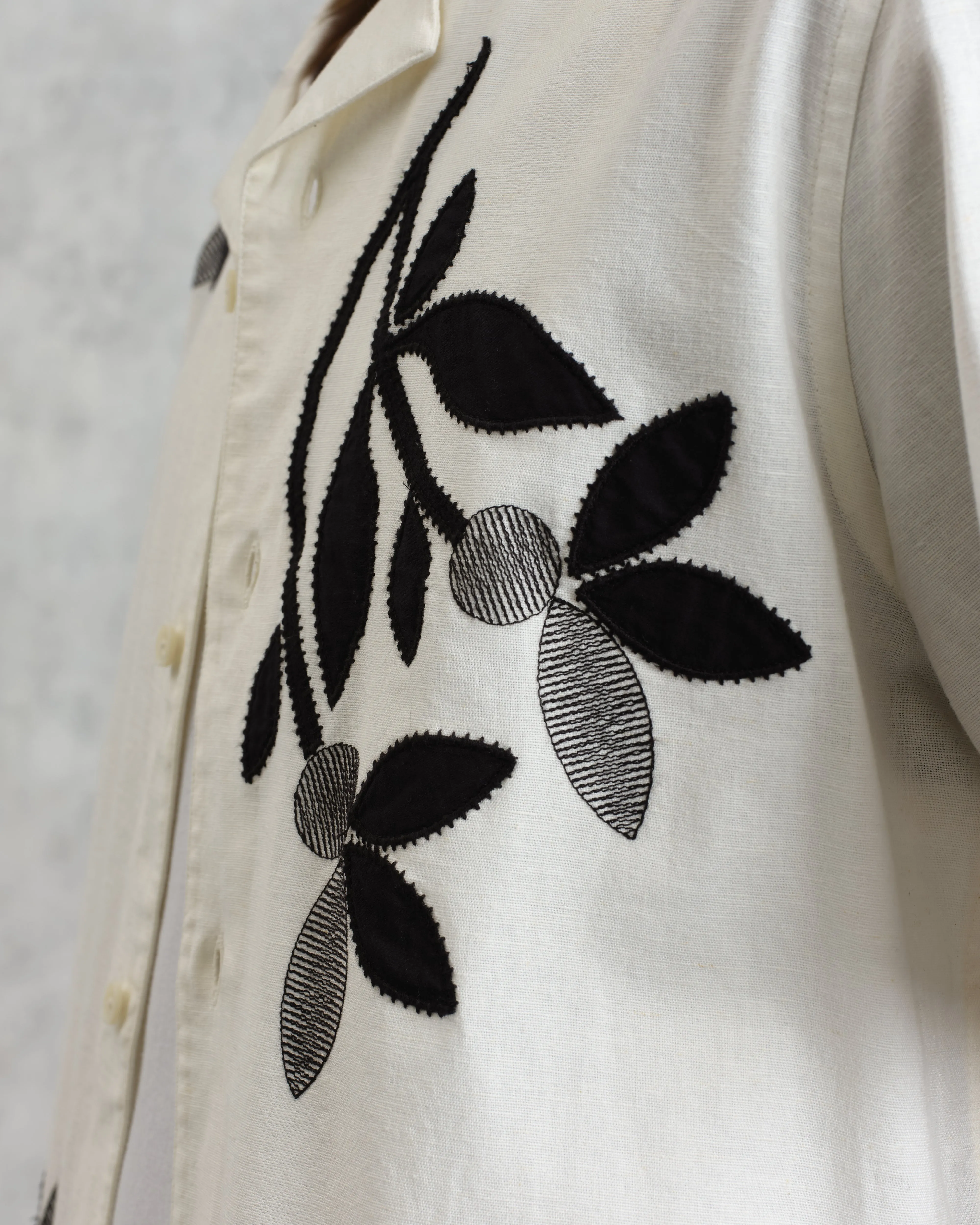 Didcot - Ecru And Black Bloom Applique Short-Sleeve Shirt sold by Wax London product image thumbnail 5