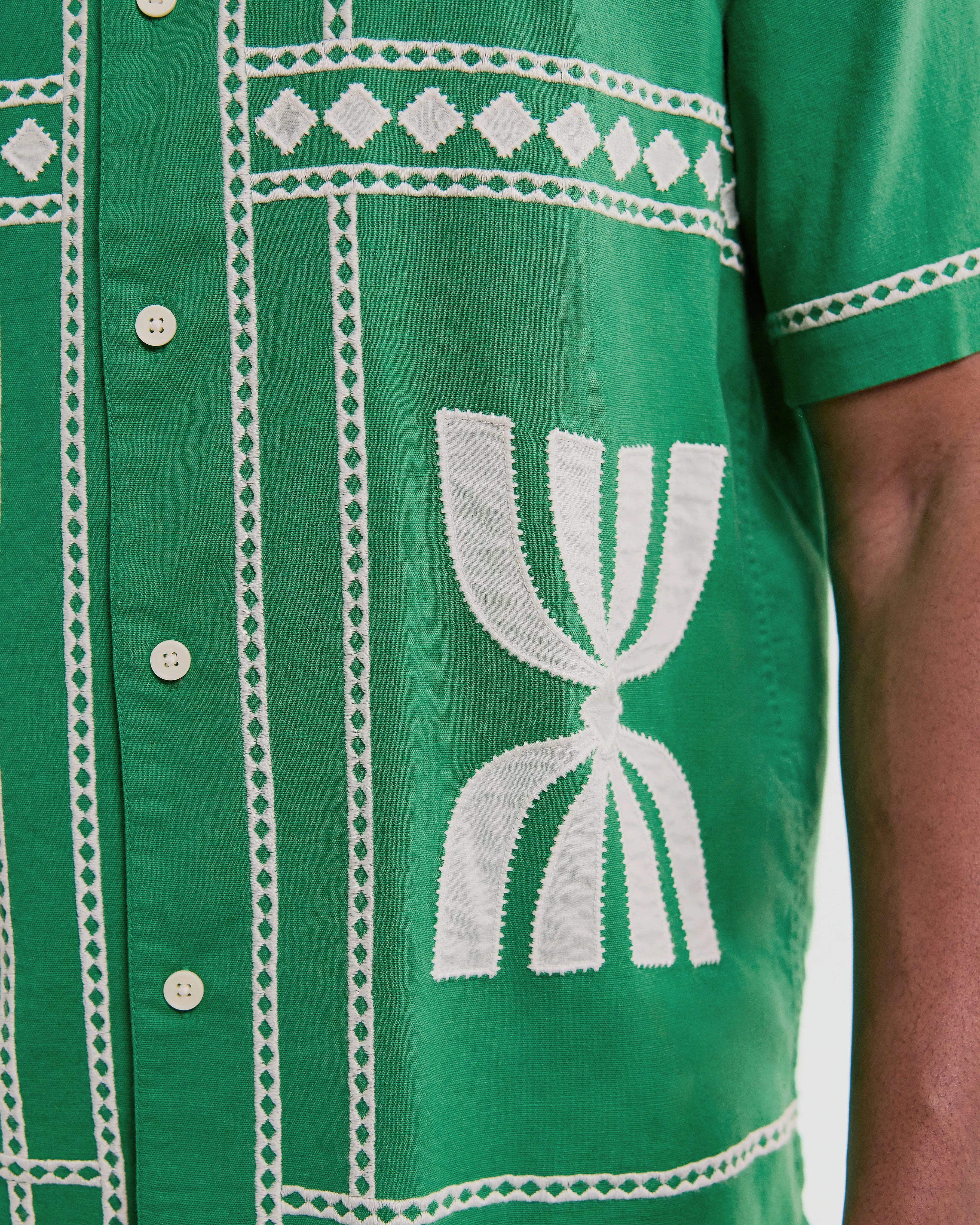 Didcot - Green And White Border Applique Short-Sleeve Shirt sold by Wax London product image thumbnail 3