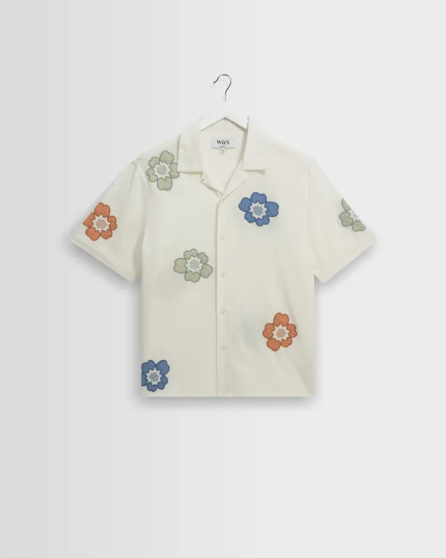 Didcot - Ecru And Multicolour Floral Applique Short-Sleeve Shirt made by Wax London