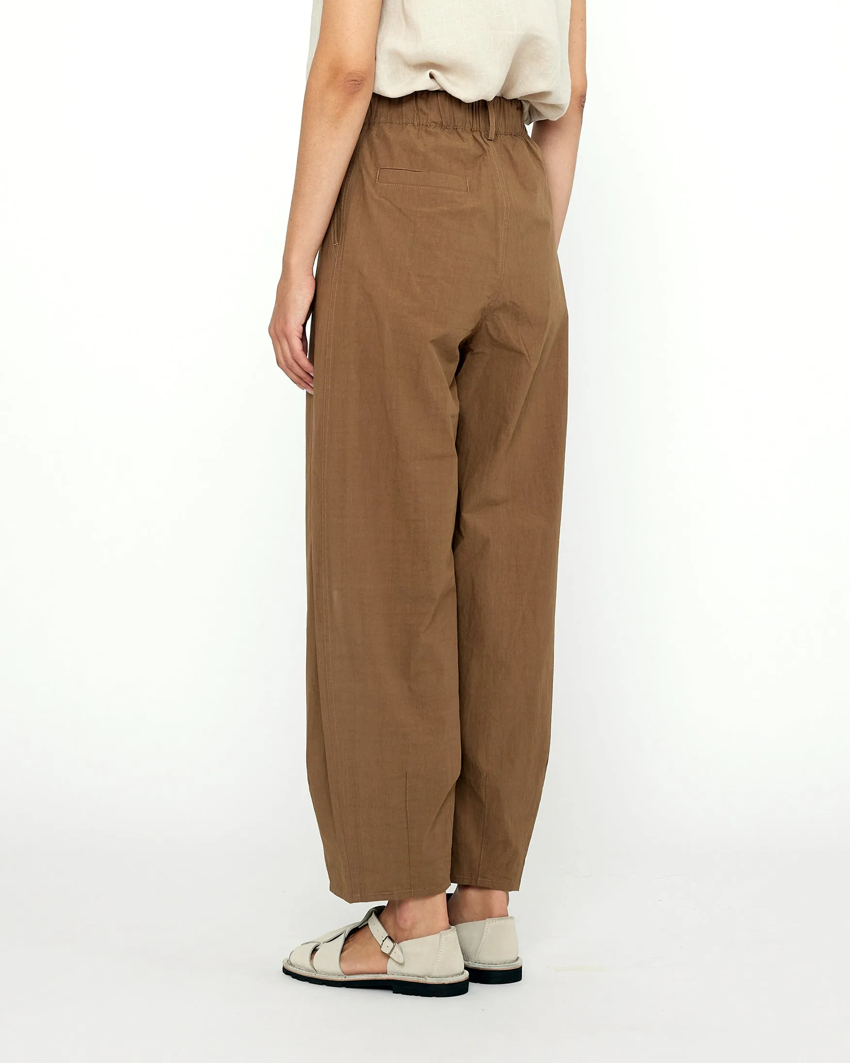 Papery Elastic Lantern Trouser - SS24 - Brown sold by 7115 by Szeki product image thumbnail 4