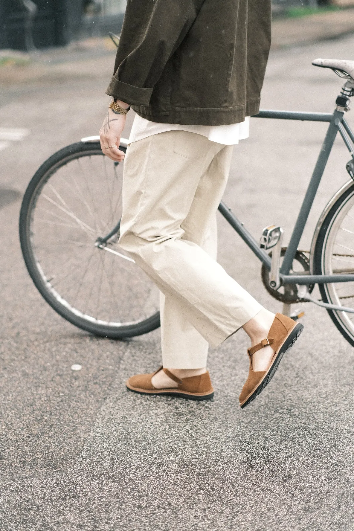 Signature Curve-Legged Trouser - Cotton Edition - Sand Gray sold by 7115 by Szeki product image thumbnail 5