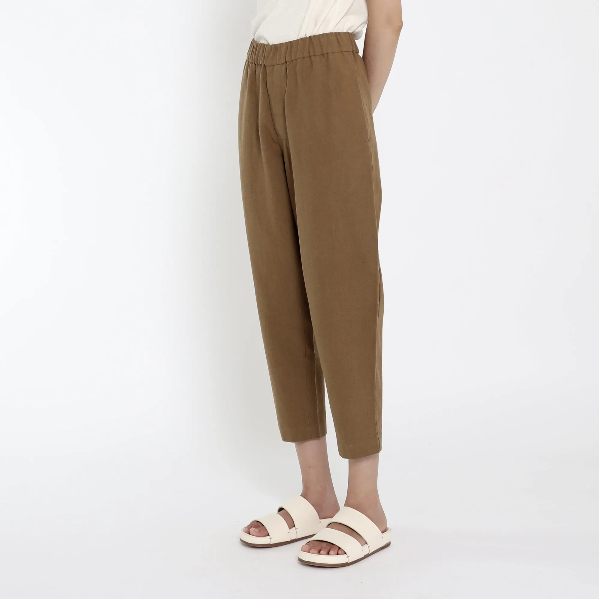 Signature Elastic Pull-Up Trouser - Canvas Edition - Caramel sold by 7115 by Szeki product image thumbnail 3