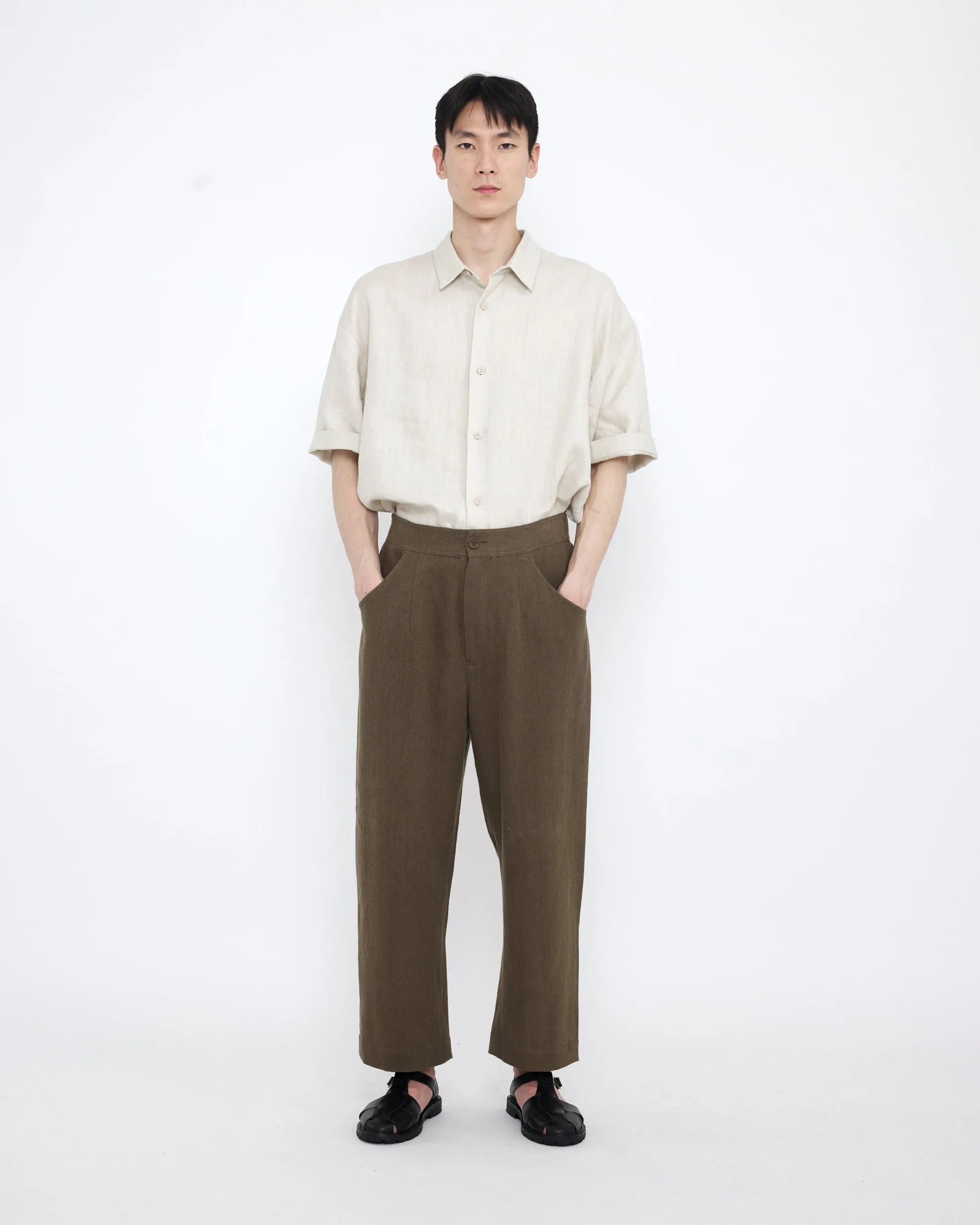 Signature Curve Legged Trouser - Spring Edition - Olive sold by 7115 by Szeki product image thumbnail 4
