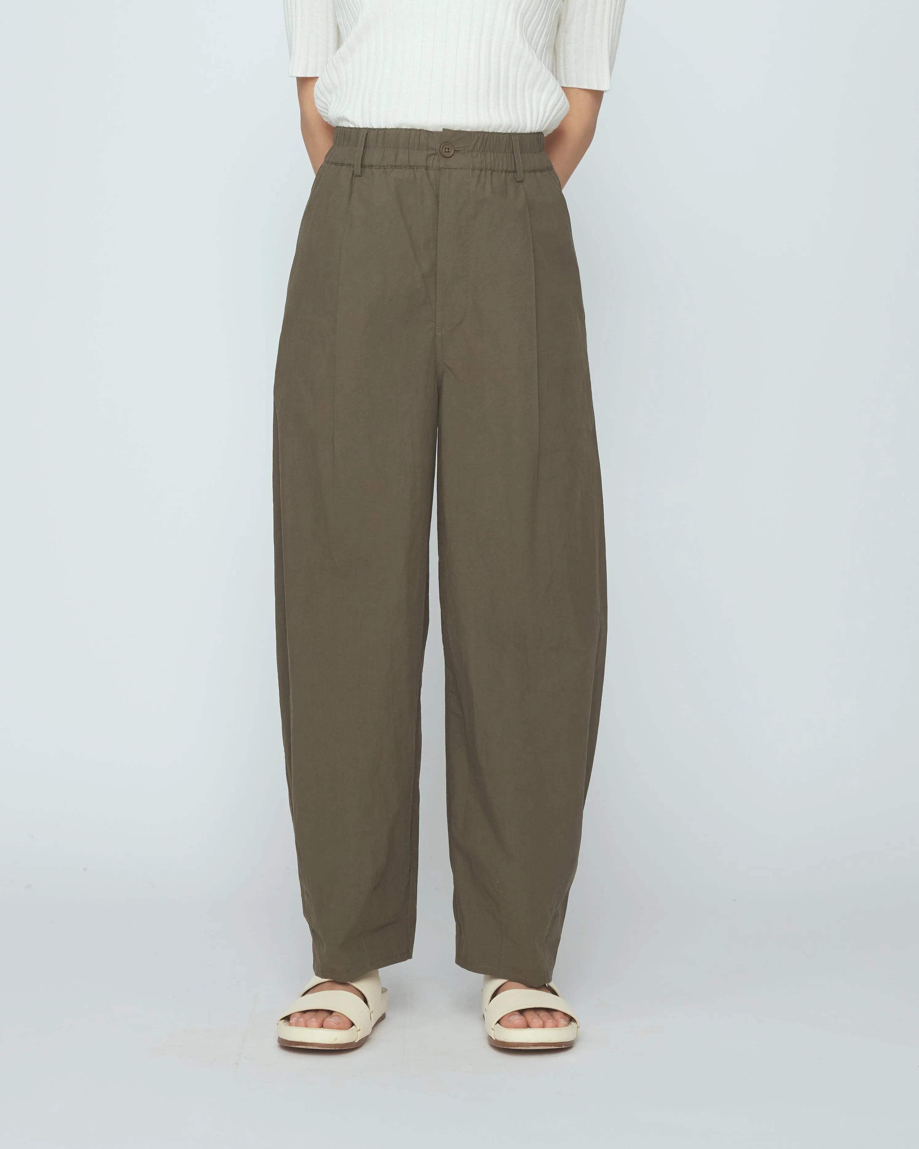 Papery Lantern Trouser - SS26 - Olive sold by 7115 by Szeki