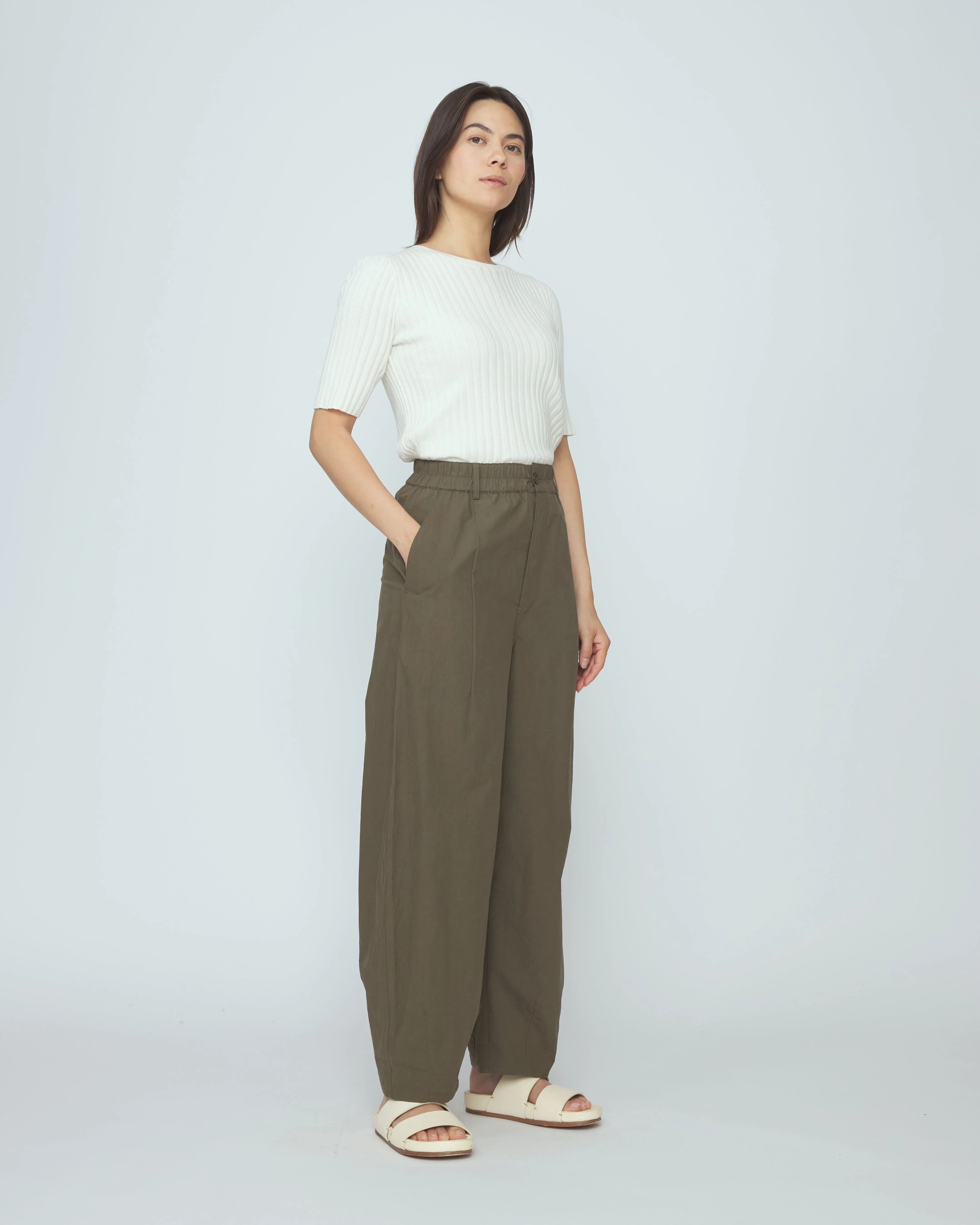 Papery Lantern Trouser - SS26 - Olive sold by 7115 by Szeki product image thumbnail 5
