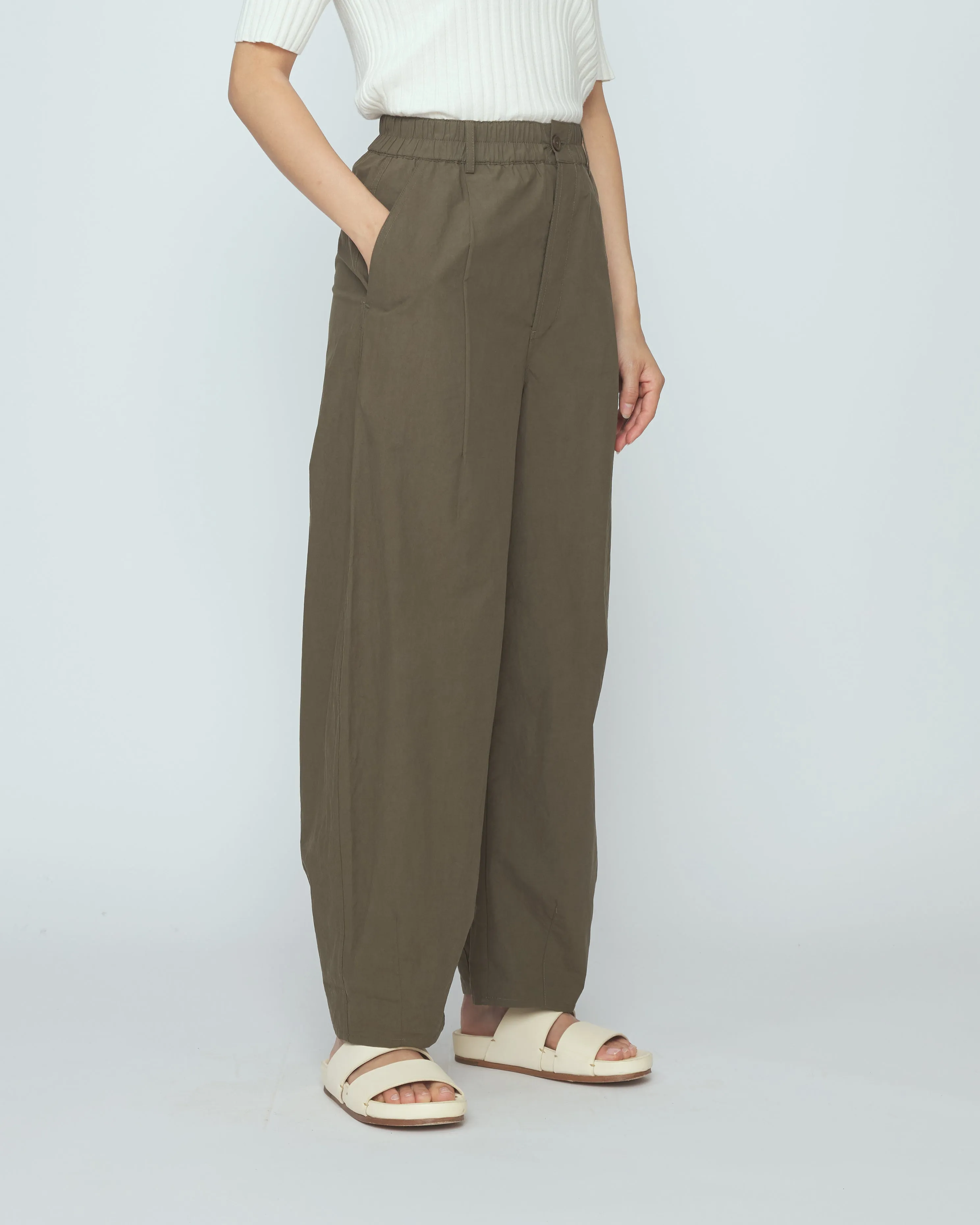 Papery Lantern Trouser - SS26 - Olive sold by 7115 by Szeki product image thumbnail 3