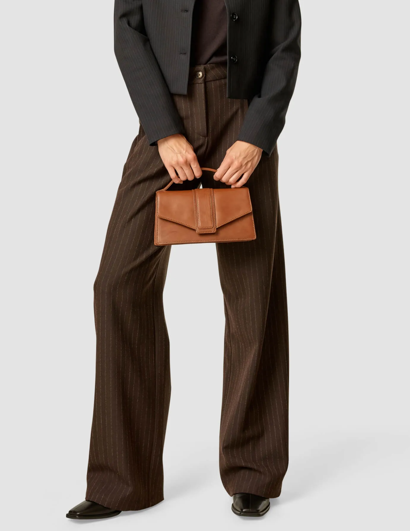 Cozy elegance sold by Shaping New Tomorrow product image thumbnail 4