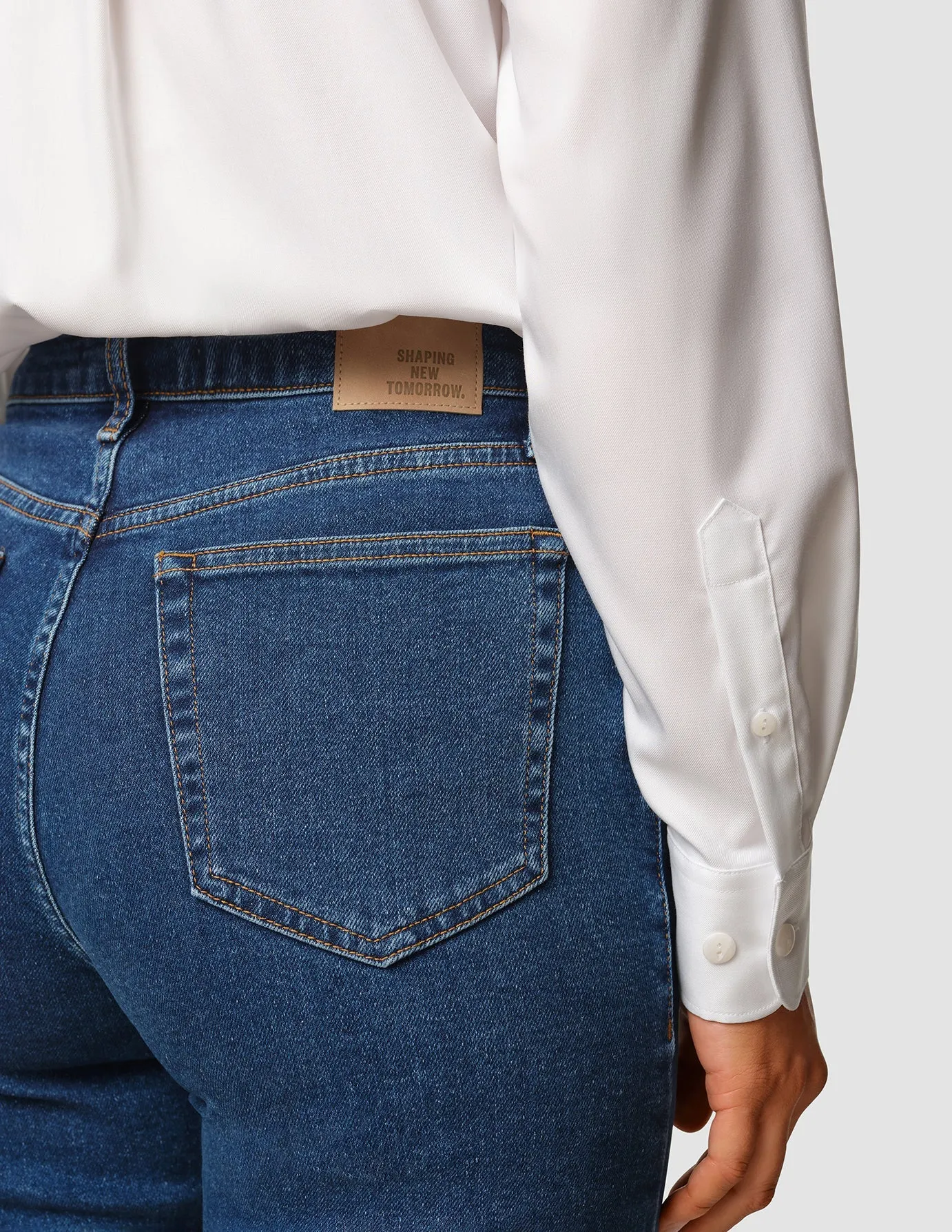 Jeans Tapered Medium Blue sold by Shaping New Tomorrow product image thumbnail 4