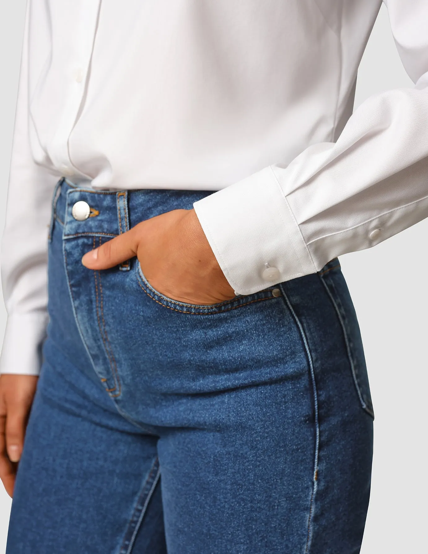 Jeans Tapered Medium Blue sold by Shaping New Tomorrow product image thumbnail 5