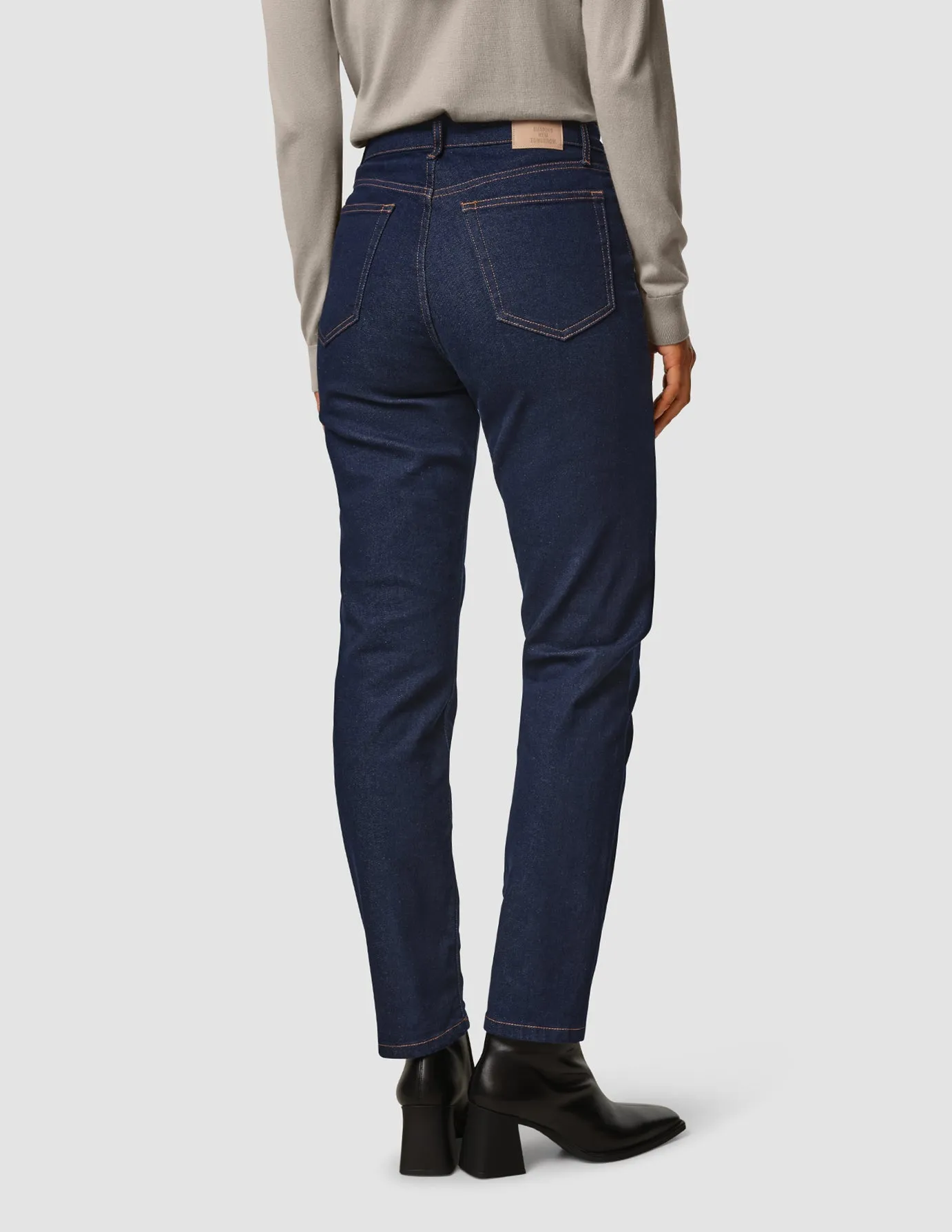 Jeans Tapered Dark Blue sold by Shaping New Tomorrow product image thumbnail 4
