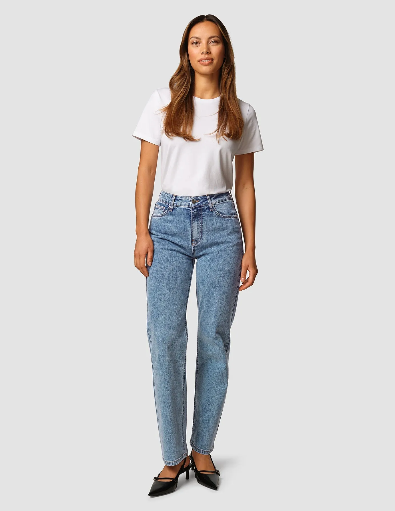 Jeans Straight Snow Blue Wash sold by Shaping New Tomorrow product image thumbnail 2