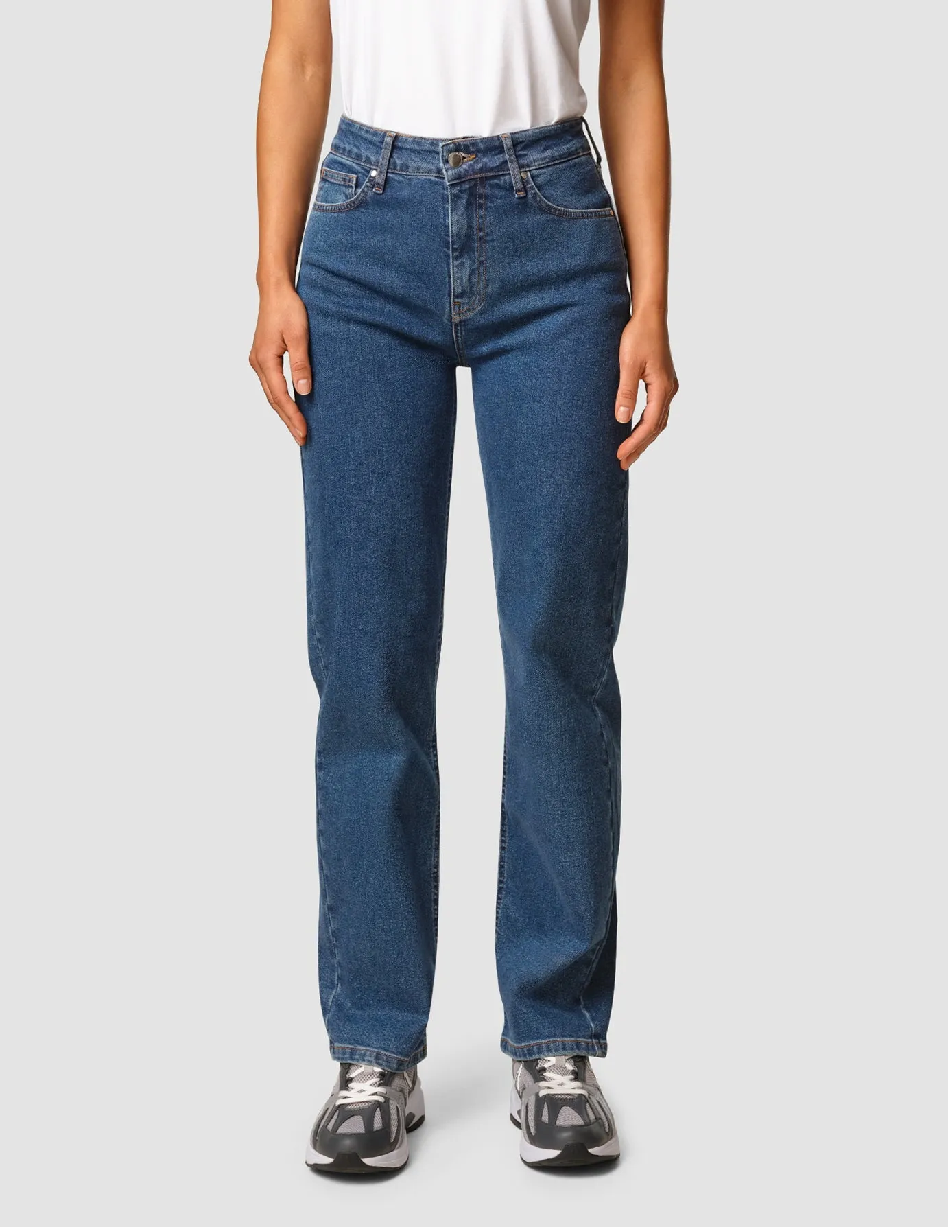 Jeans Straight Fit Medium Blue sold by Shaping New Tomorrow