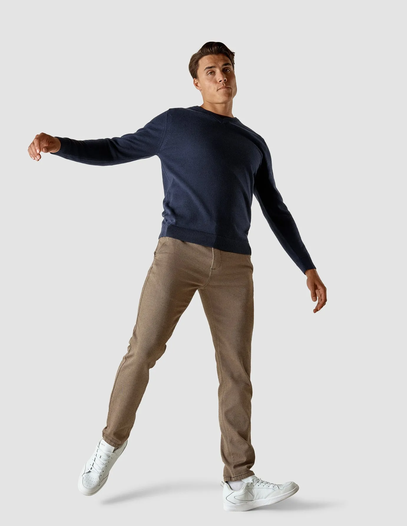 Fine Knit V-neck Navy sold by Shaping New Tomorrow product image thumbnail 4