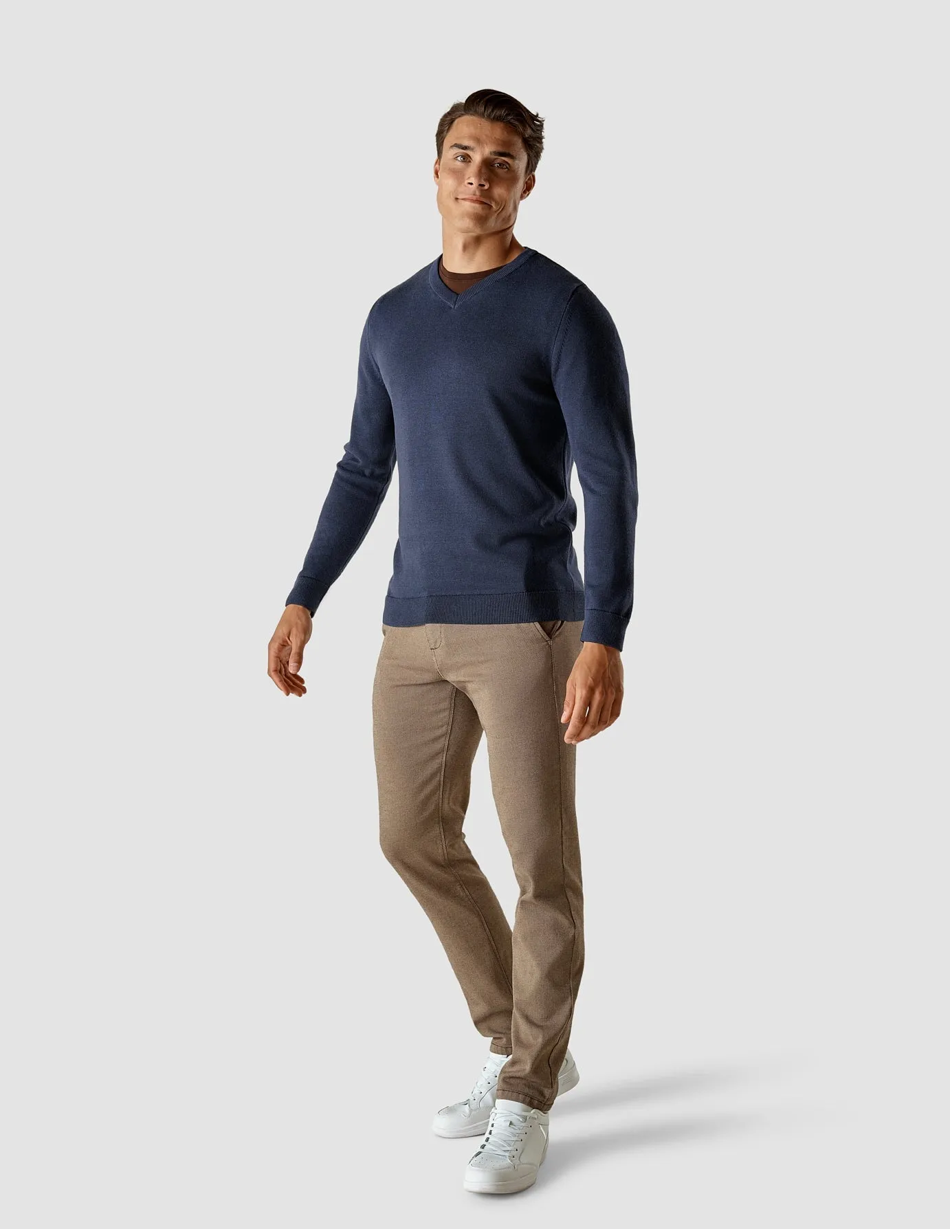 Fine Knit V-neck Navy sold by Shaping New Tomorrow product image thumbnail 2