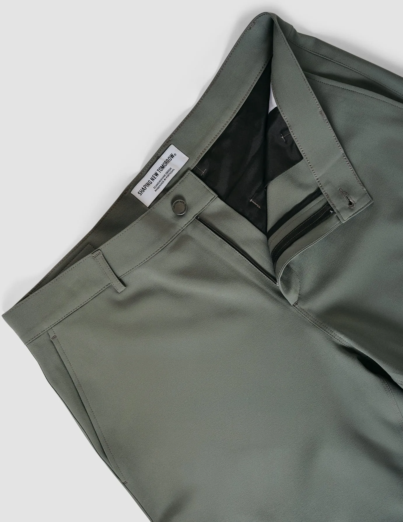 Essential Shorts Urban Green sold by Shaping New Tomorrow product image thumbnail 5